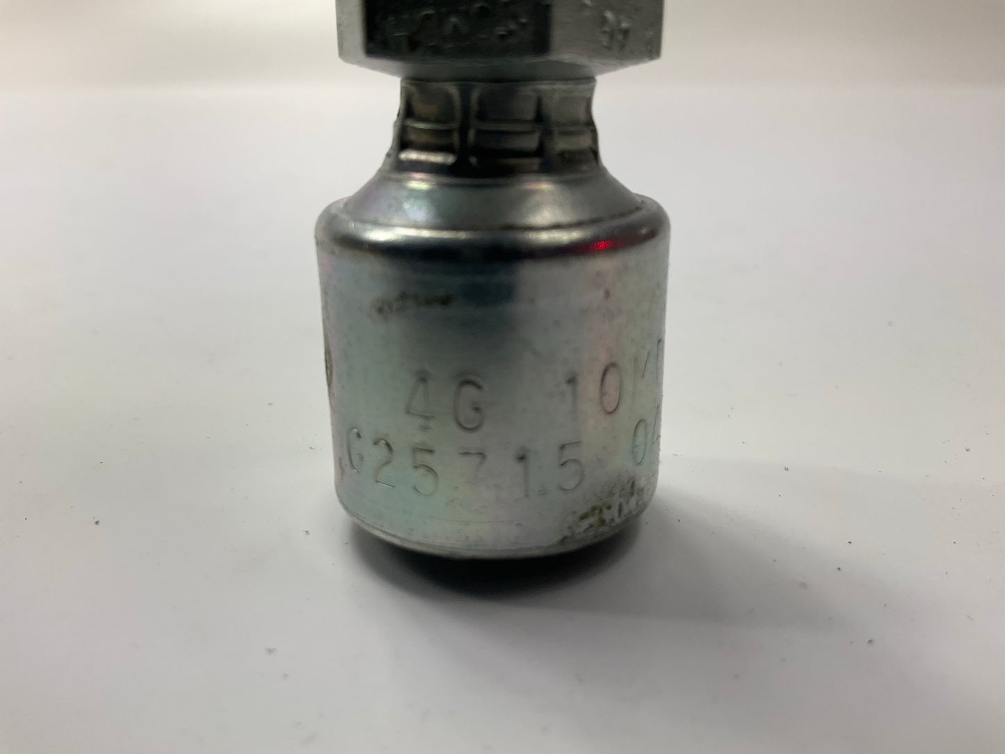 Gates G25715-0410 Male DIN 24° Cone Hydraulic Fitting, 1/4'' Hose - 4G-10MDH