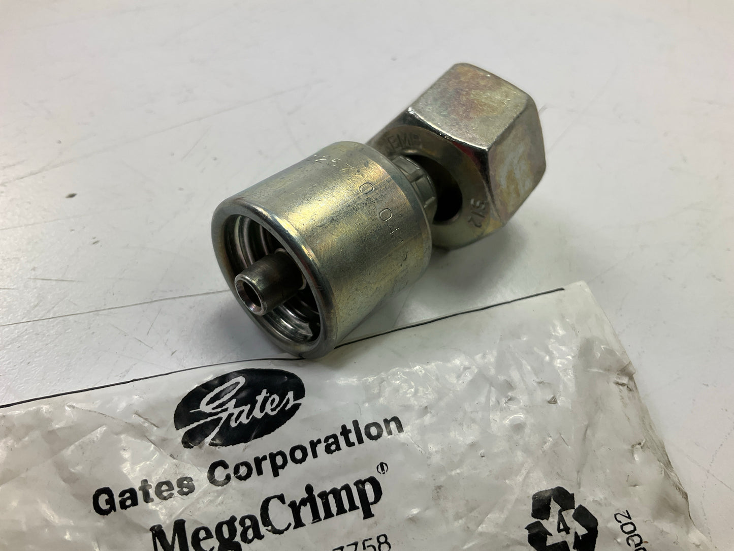 Gates G25720-0412 Female DIN 24 Cone Swivel MegaCrimp Hydraulic Fitting M20X1.5