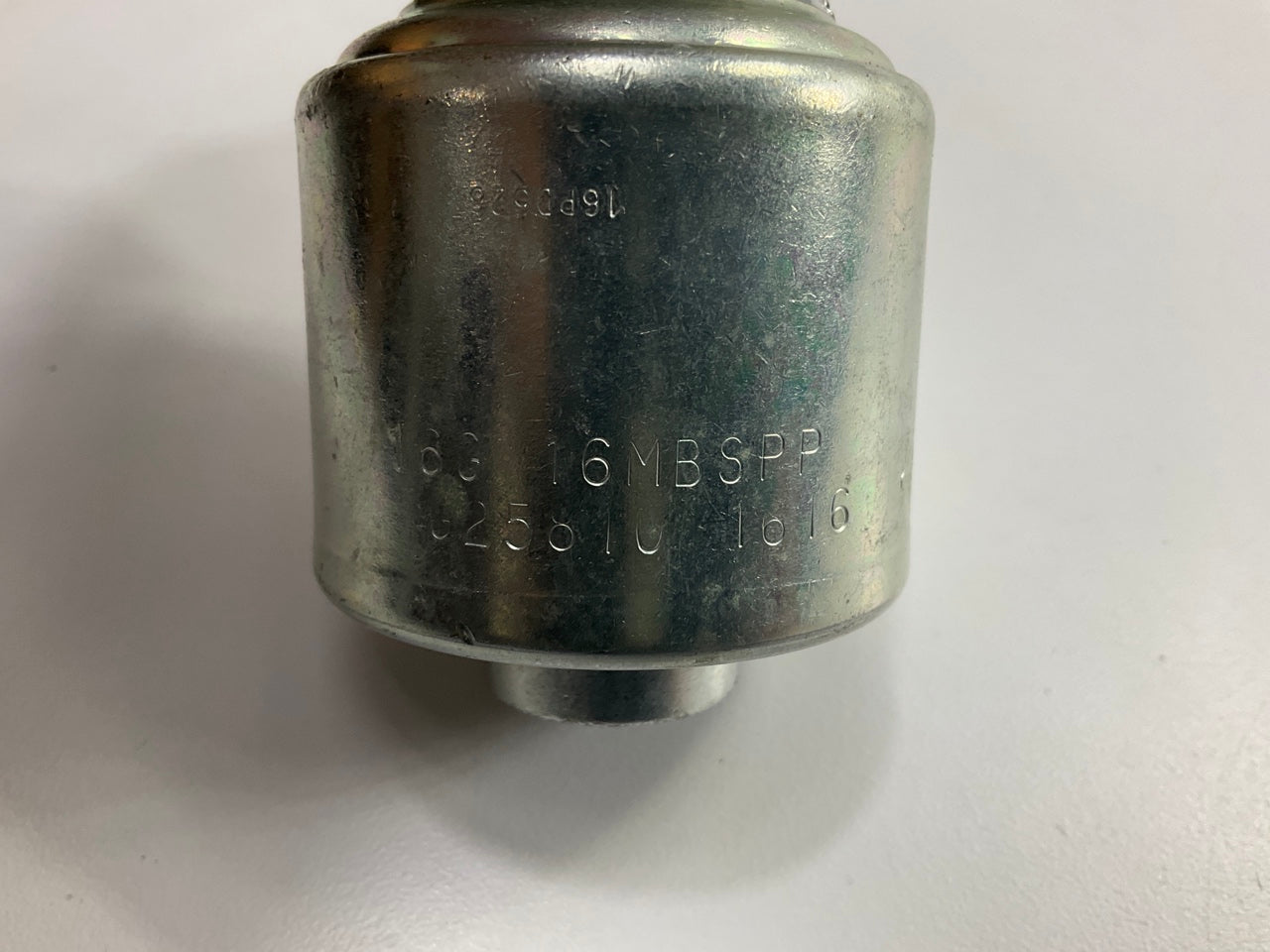 Gates G25810-1616 Male British Standard Pipe Parallel Hydraulic Fitting, 1''