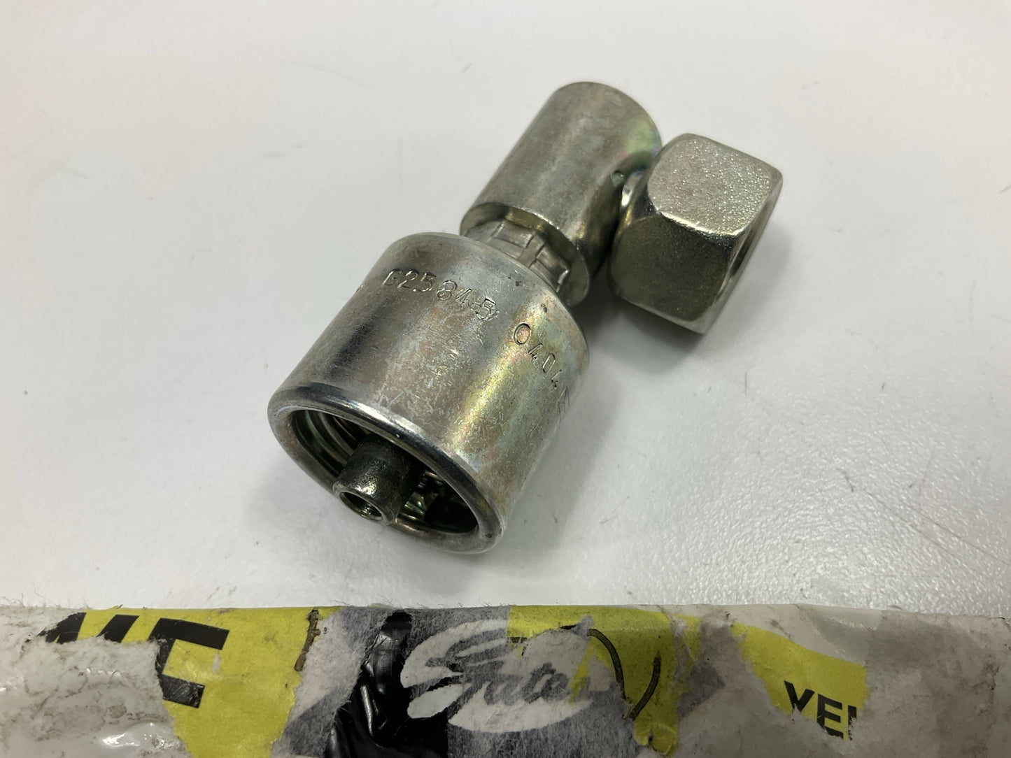 Gates G25845-0404 90° Block Female British Standard Parallel Pipe O-Ring Swivel