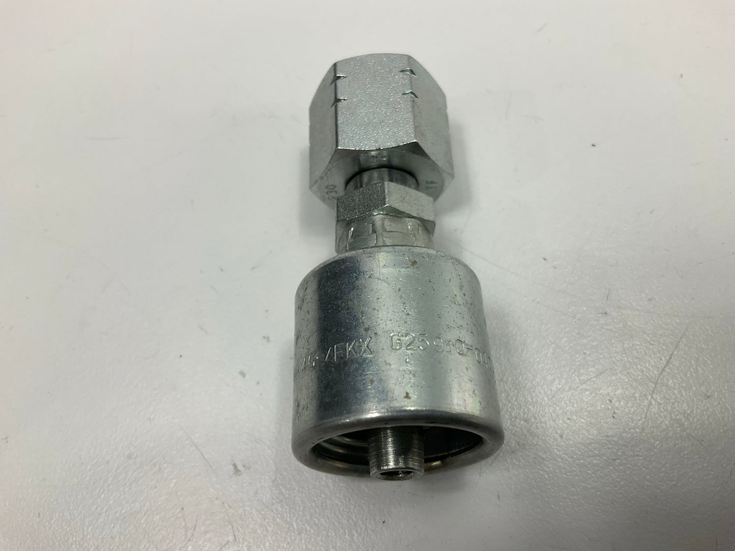 Gates G25910-0404 Female Komatsu Japanese Metric Swivel Hydraulic Fitting, 1/4''