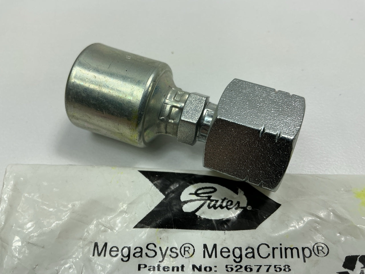 Gates G25910-0406 Female Komatsu Japanese Metric Swivel Hydraulic Fitting, 1/4''