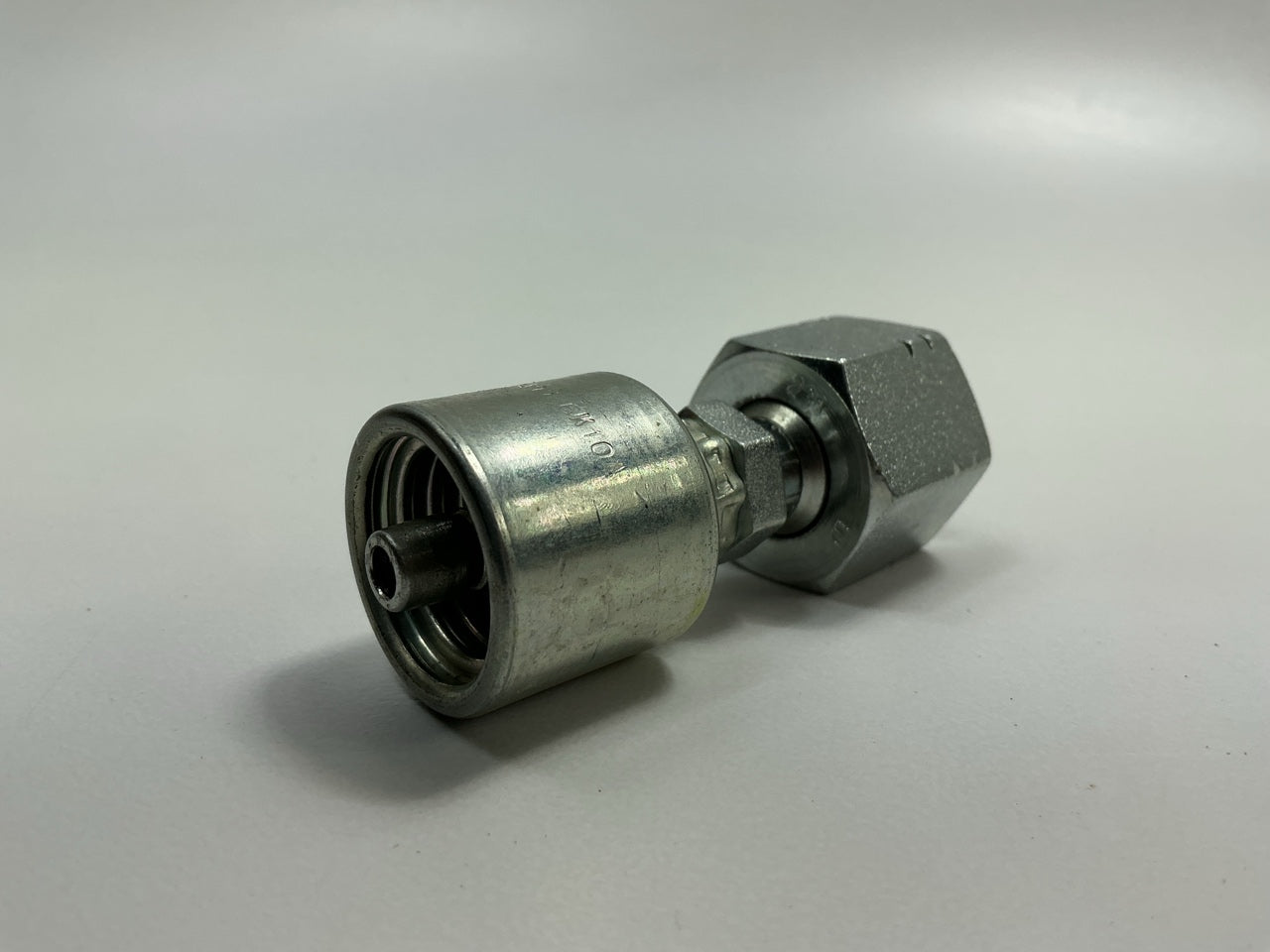 Gates G25910-0406 Female Komatsu Japanese Metric Swivel Hydraulic Fitting, 1/4''