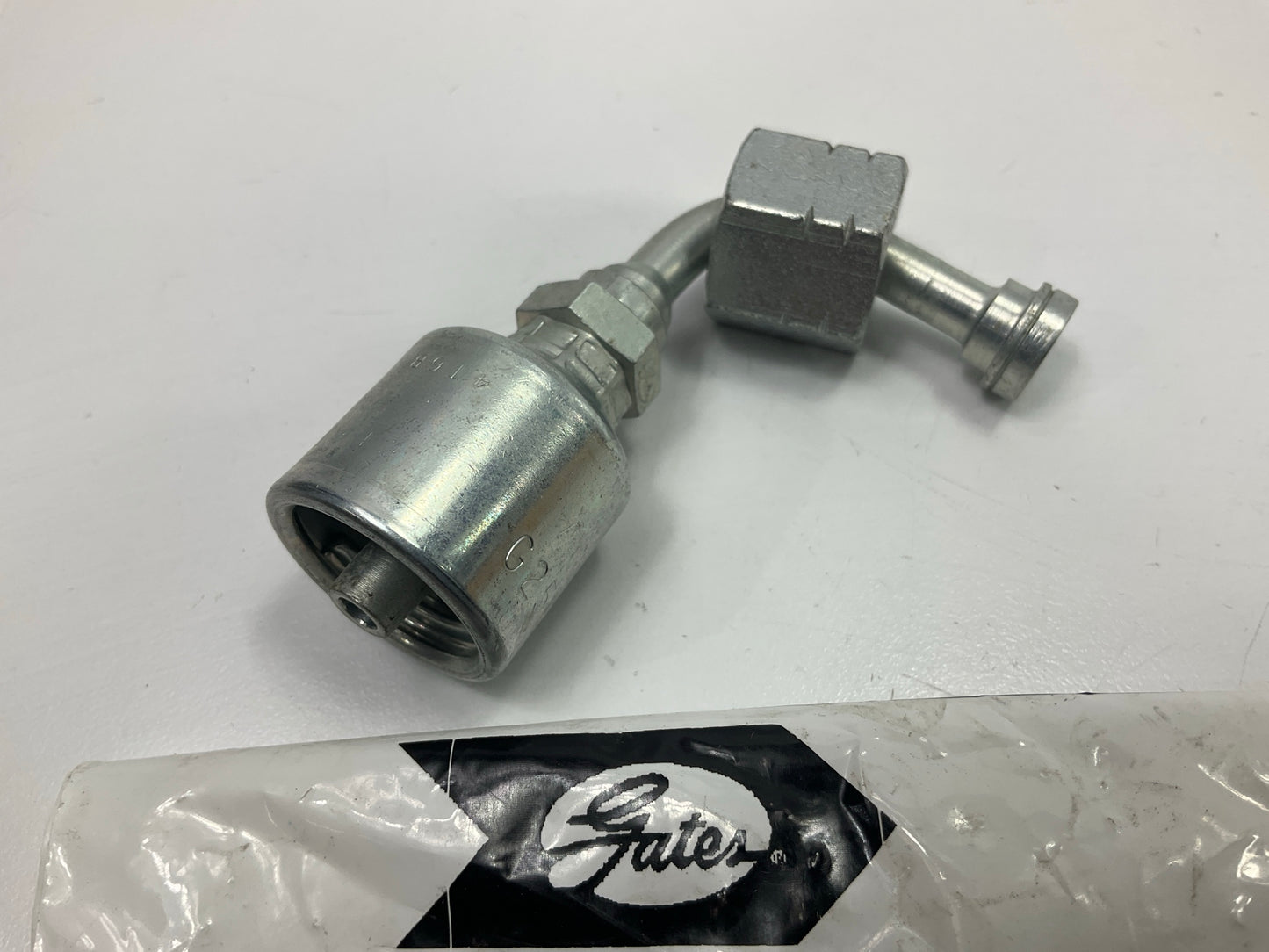 Gates G25913-0404 90° Tube Female Komatsu Style Japanese Metric Swivel, 1/4''