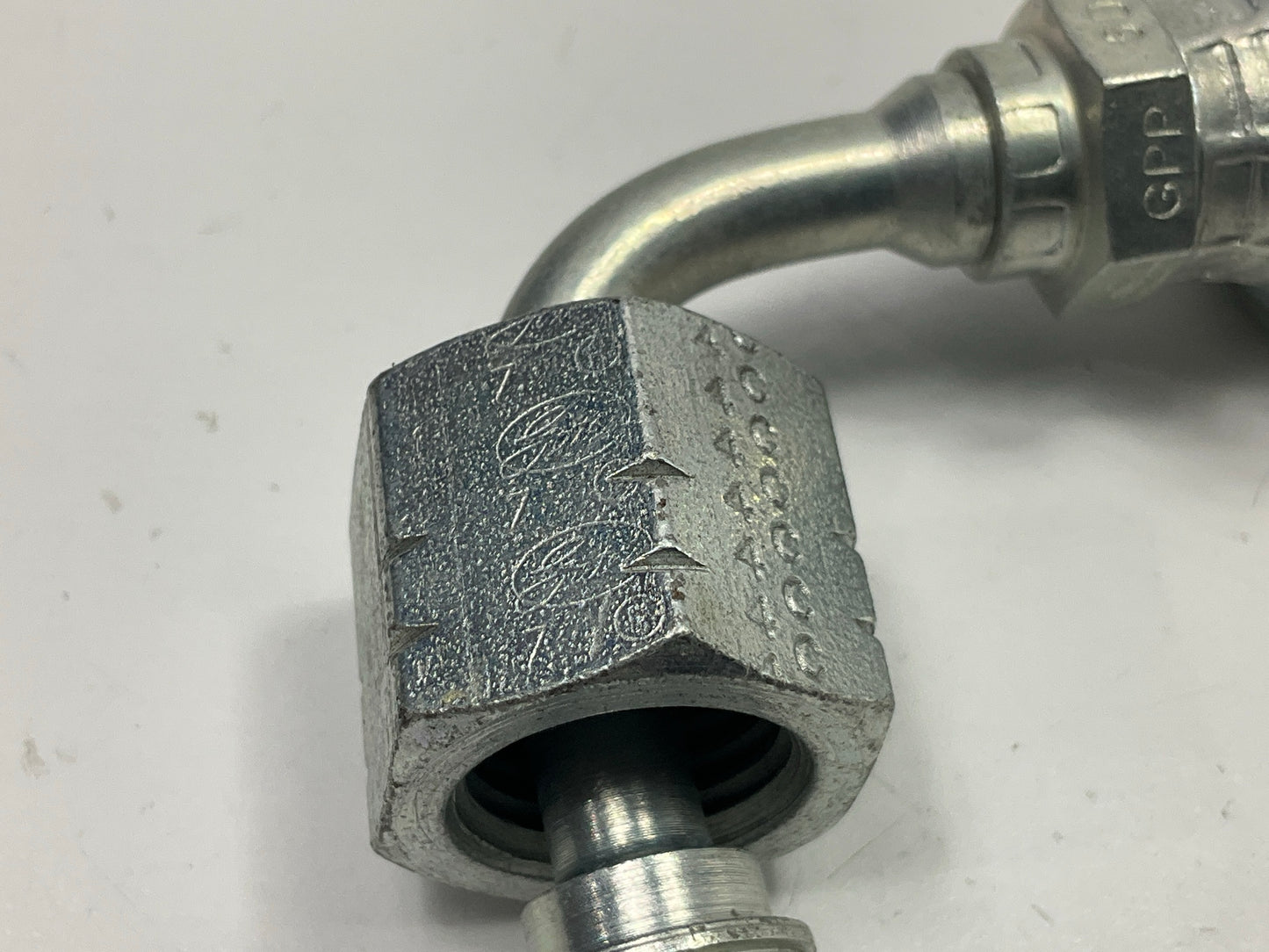 Gates G25913-0404 90° Tube Female Komatsu Style Japanese Metric Swivel, 1/4''