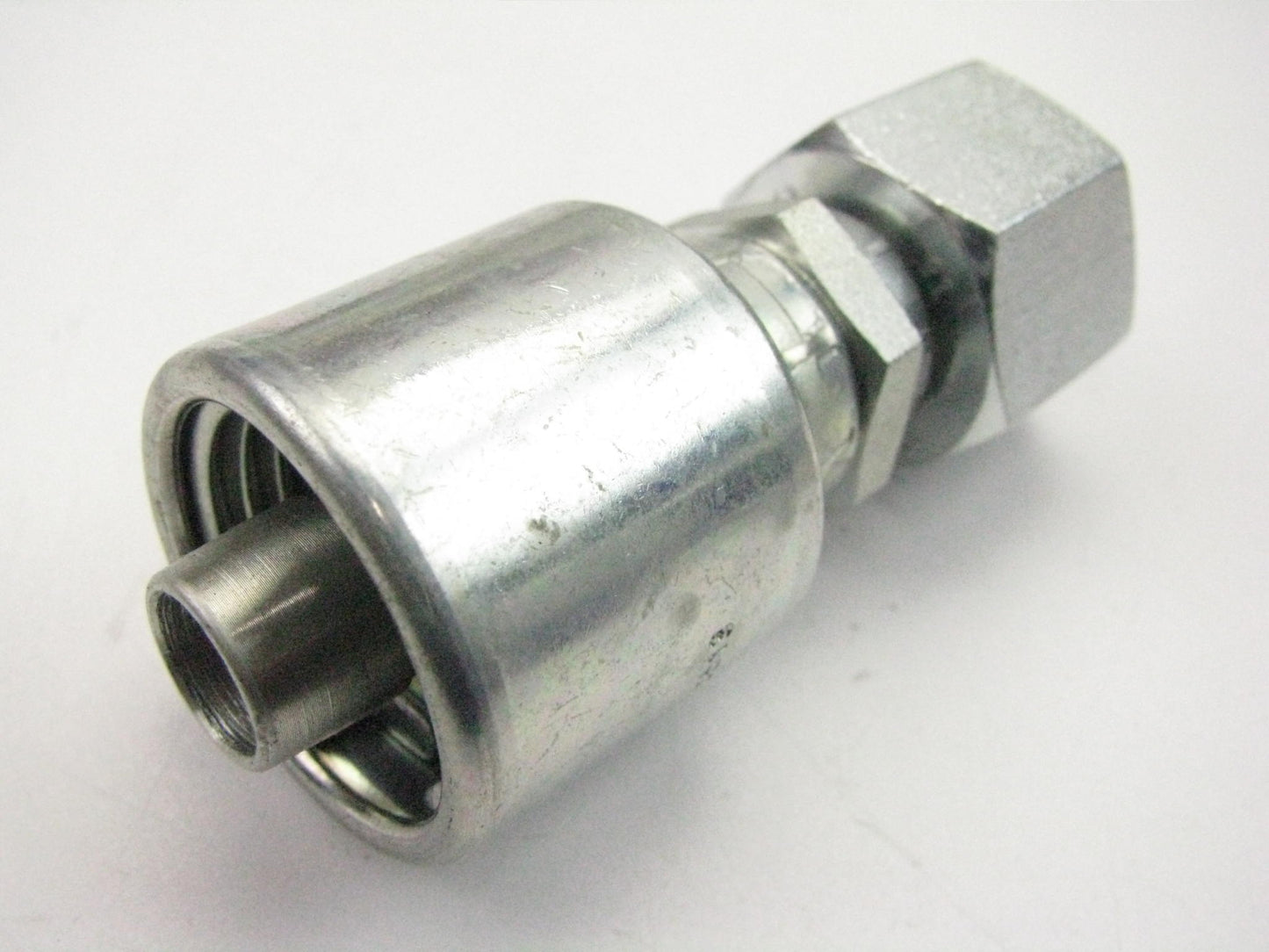 Gates G25930-0808 Hydraulic Japanese Industrial Swivel Fitting 1/2'' Hose