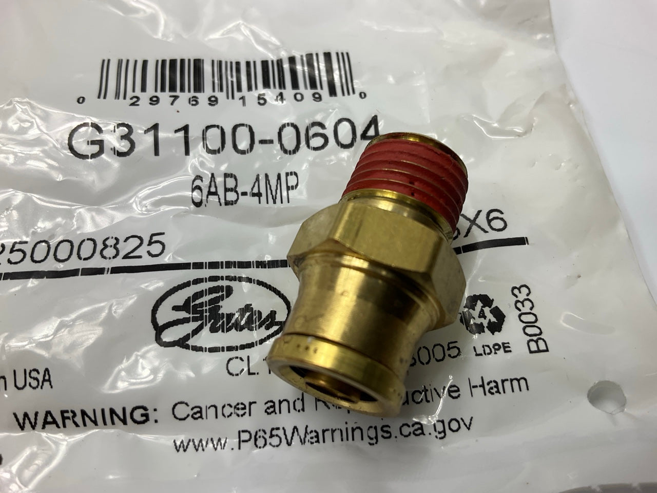 Gates G31100-0604  Air Brake To Male Pipe Fitting, 3/8'' X 1/4''-18