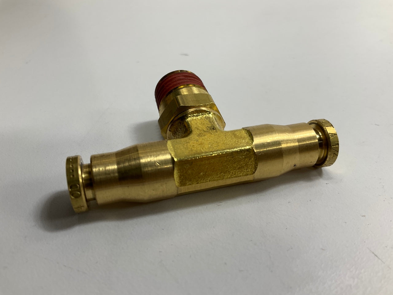 Gates G31142-0404 Air Brake On Run To Male Pipe Swivel Tee, 4AB-4AB-4MPX