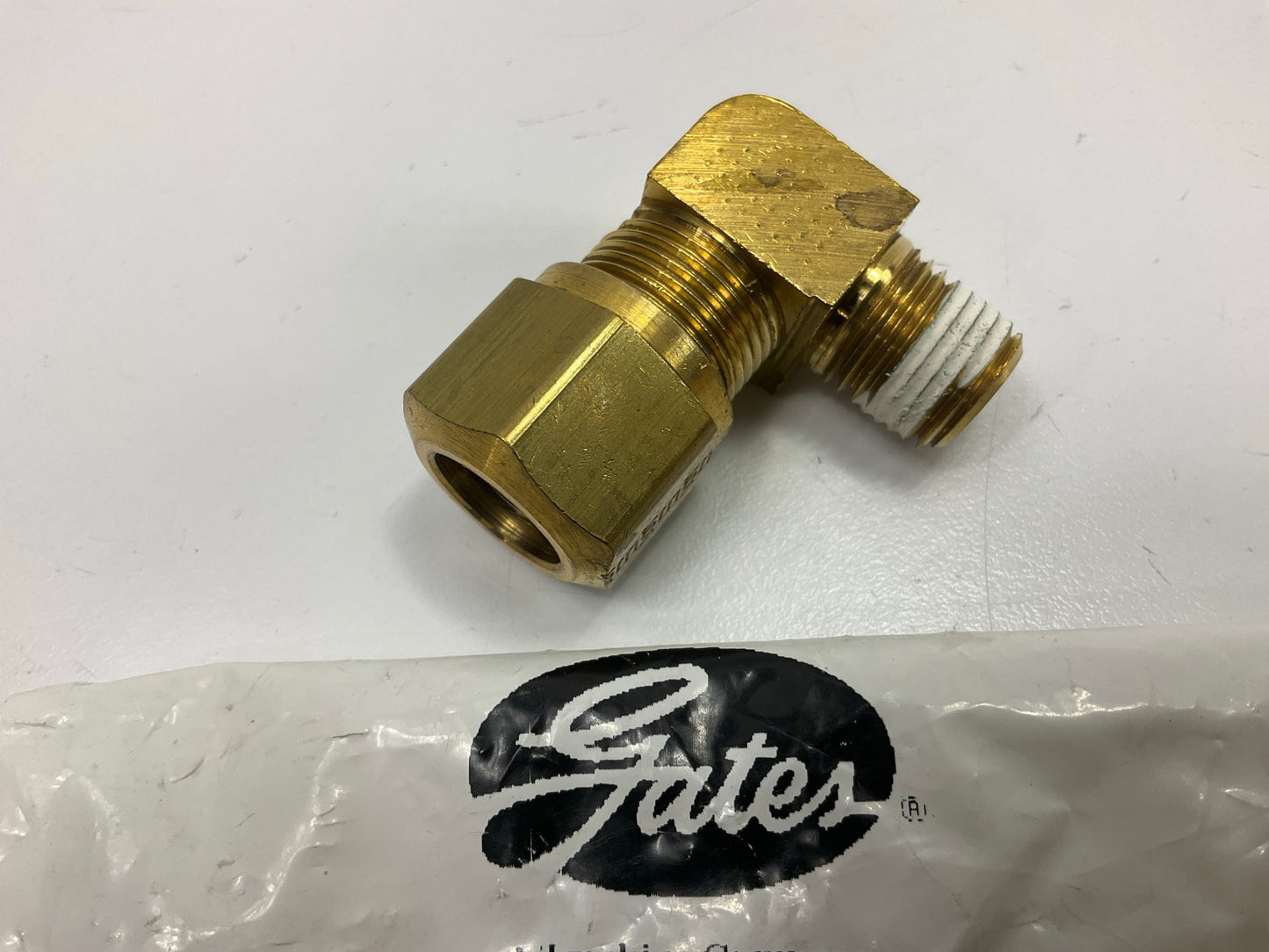Gates G32104-0804 90° Air Brake Compression To Male Pipe, 1/2'' - 8ABC-4MP90