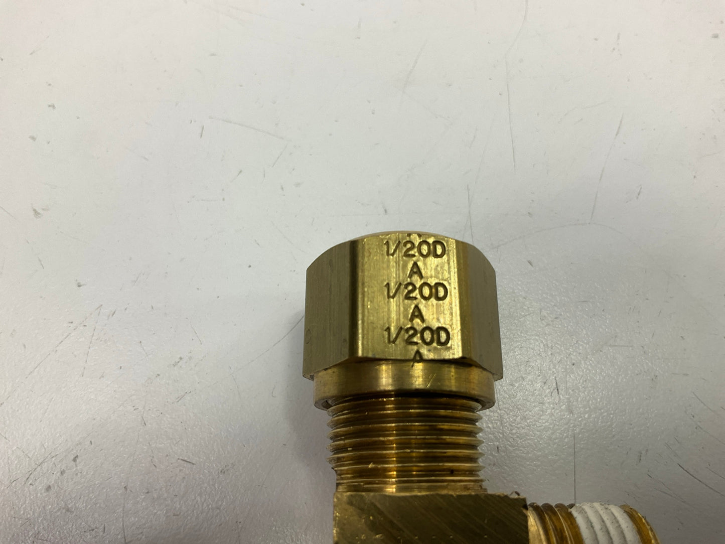 Gates G32104-0804 90° Air Brake Compression To Male Pipe, 1/2'' - 8ABC-4MP90