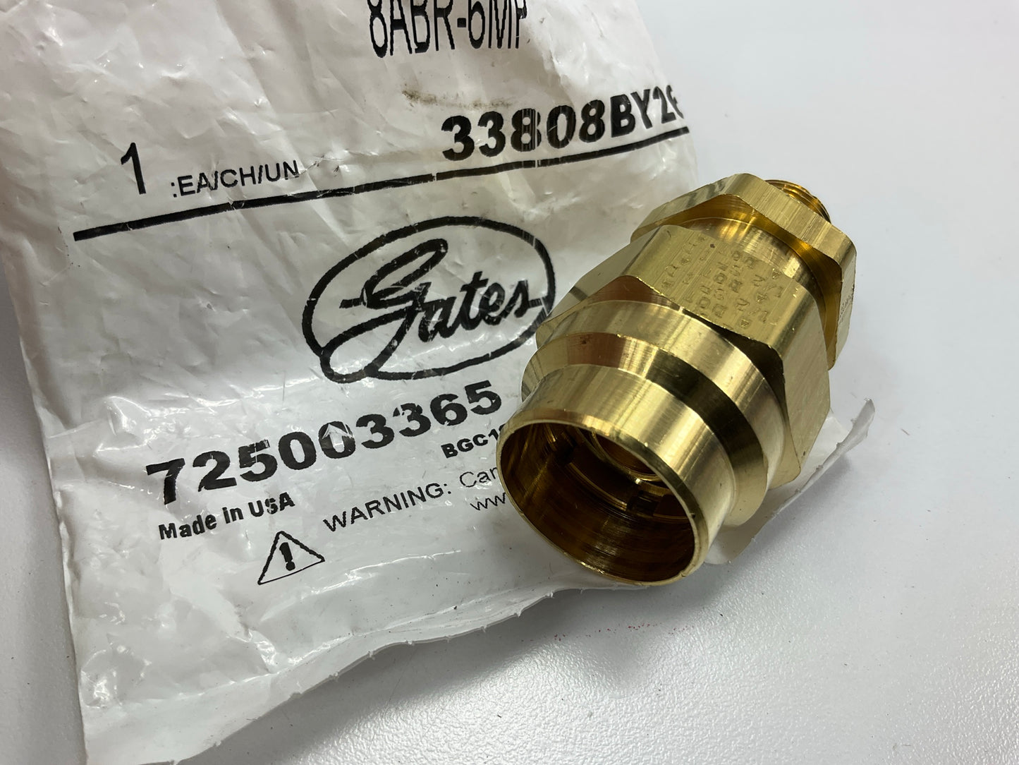 Gates G33100-0806 Air Brake Couplings To Male Pipe With Nut And Sleeve 1/2 X 3/8