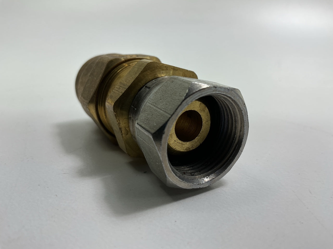 Gates G33150-0606 Air Brake To Female Air Brake Swivel, 3/8'' ID, 3/4-20 Thread