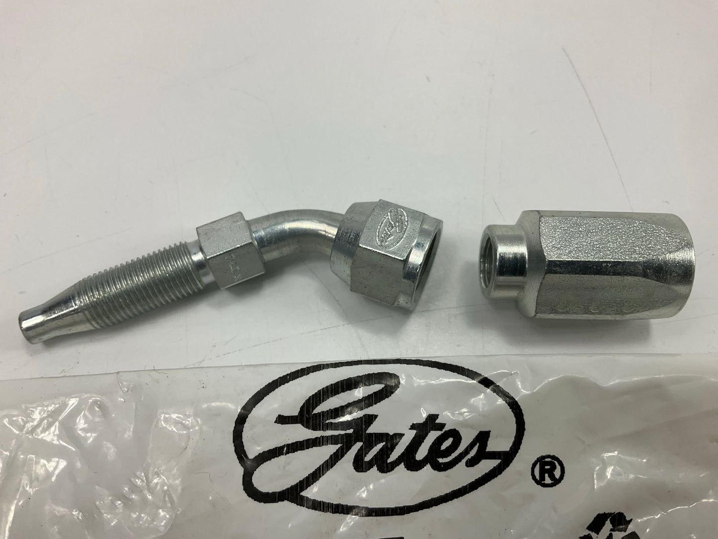 Gates G34211-0505 Dual Seat Female JIC 37/SAE 45 Flare Swivel Hose Fitting