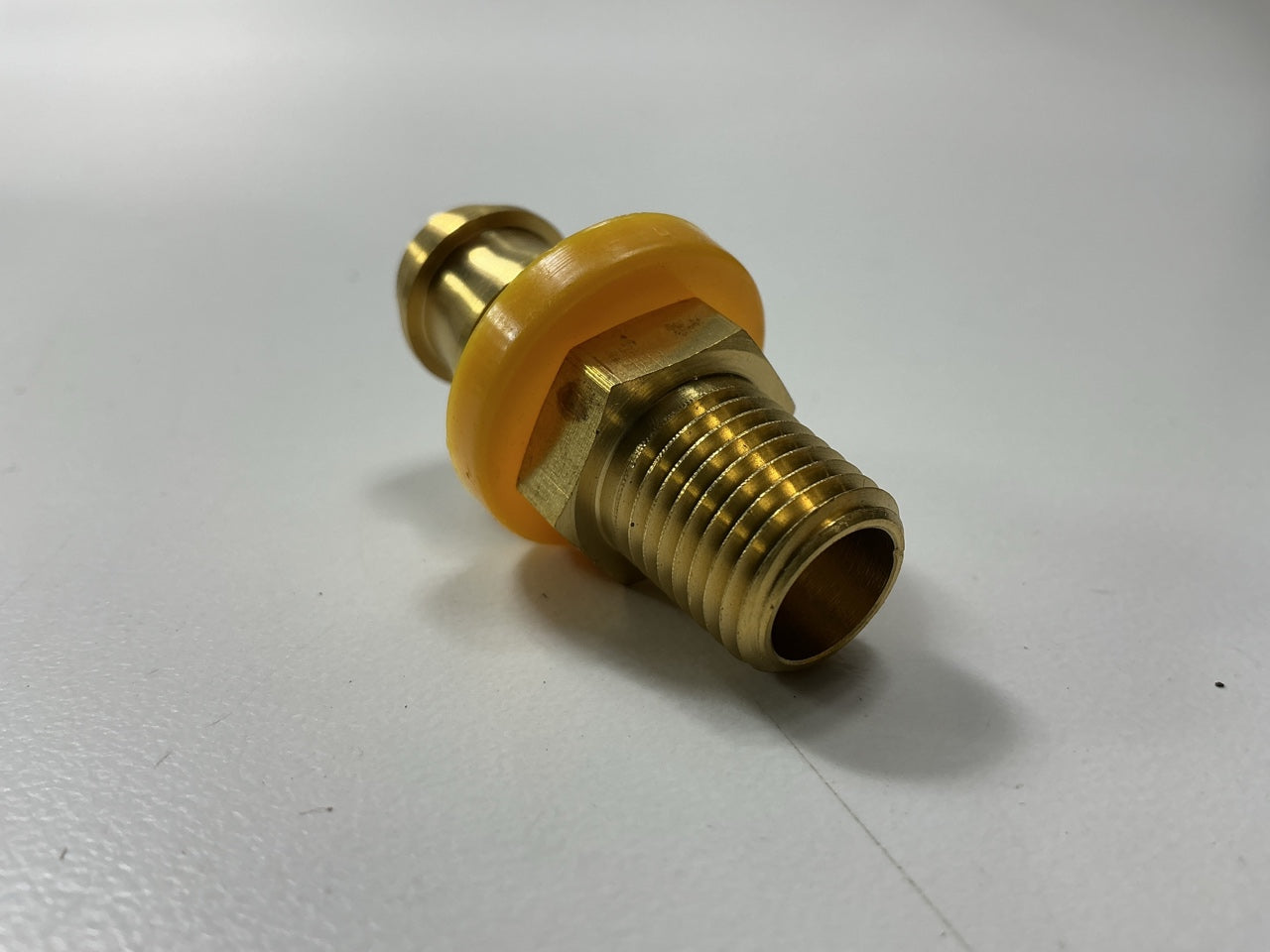 Gates G36100-0804 1/4''-18 Brass Male Pipe W/ Cone Seat Lock-On 1/2'' Hose Fitting