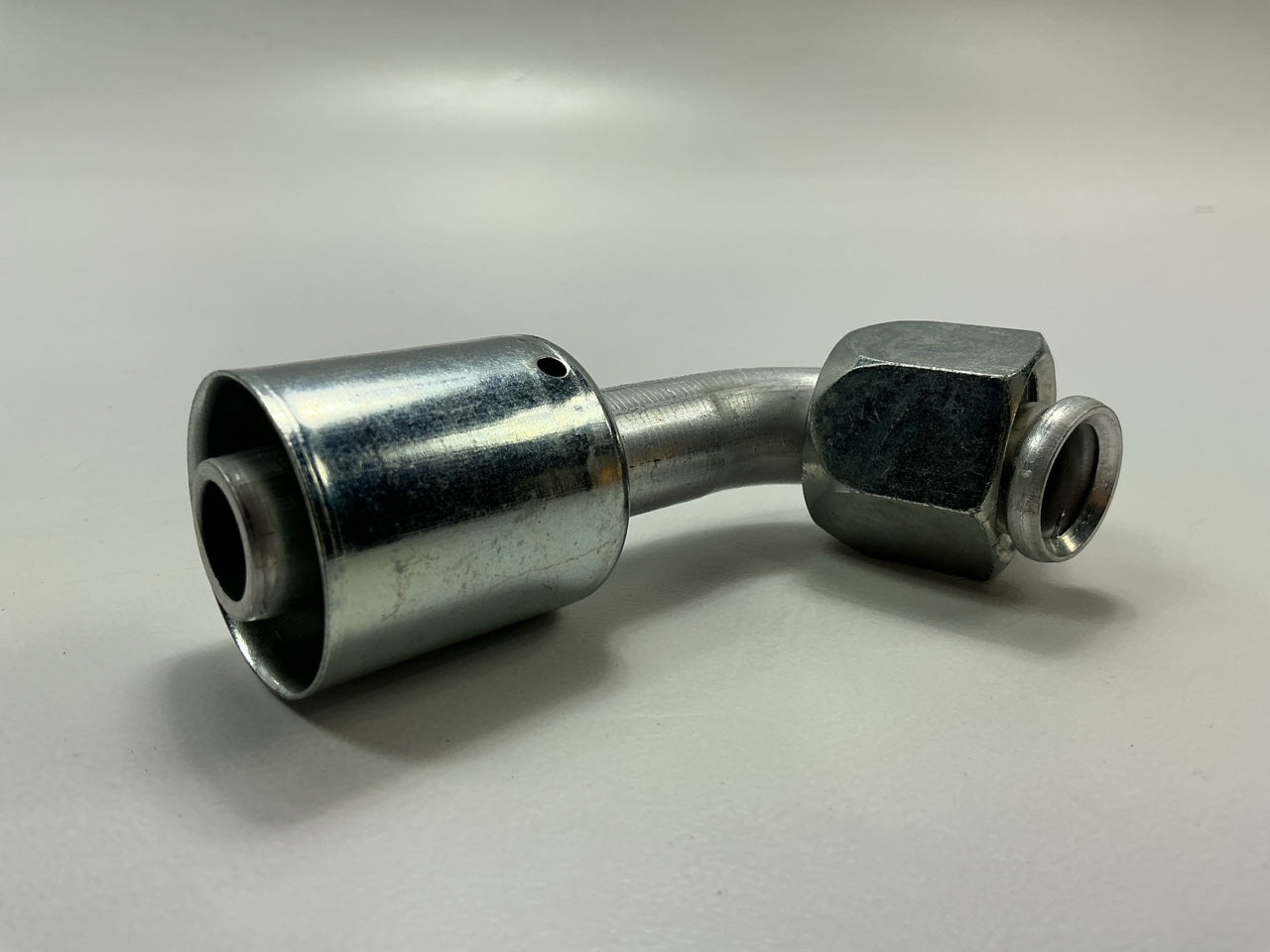 Gates G45205-1210 90° Tube Female SAE 45° Flare Swivel Hydraulic Fitting, 5/8''