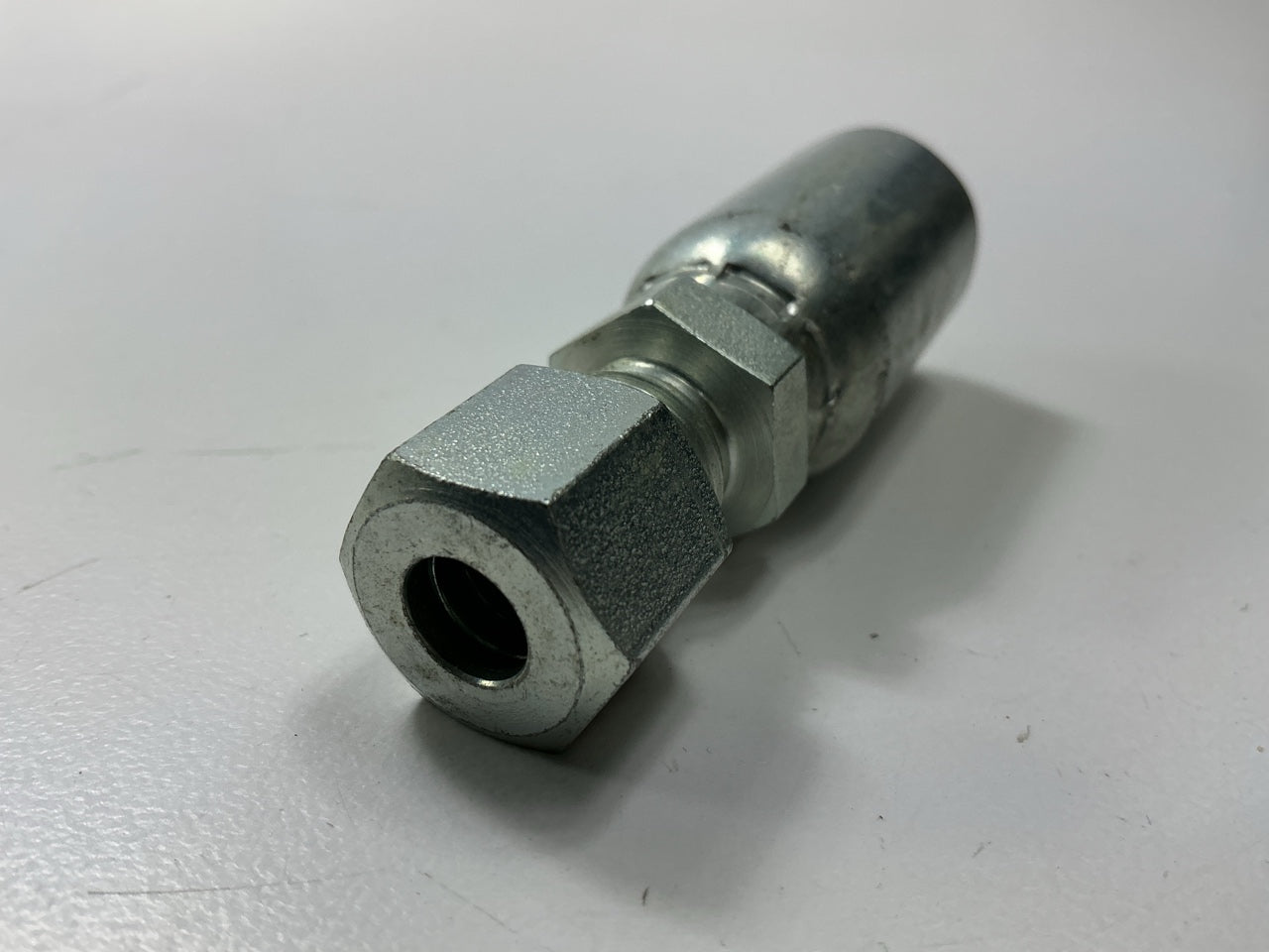 g50510-0608 SAE Metric Male Flareless Hose End Fitting, 3/8'' ID 3/4''-16 Thread