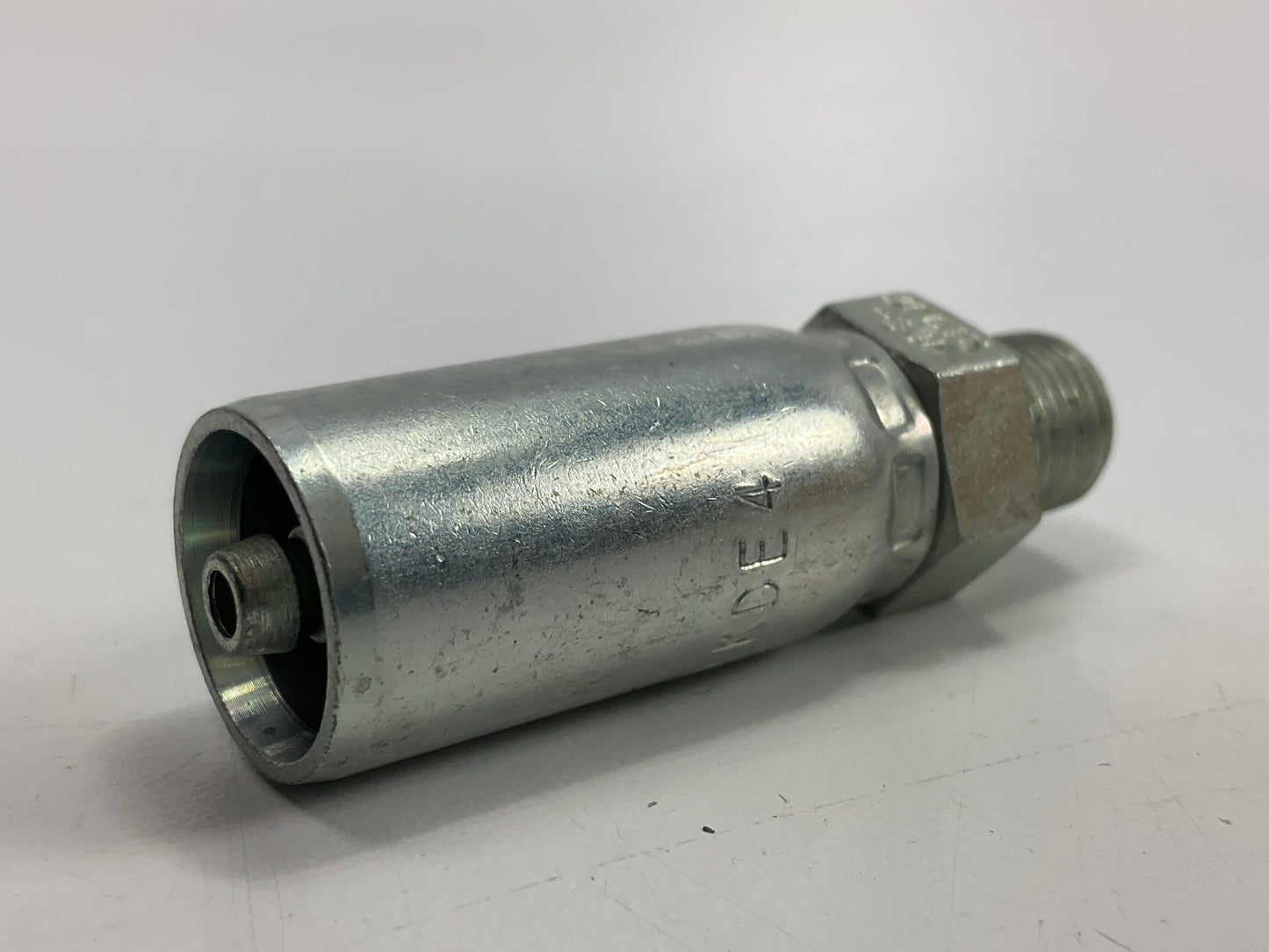 G51100-0302 - Thermoplastic 30° Male Pipe Hose Fitting 3/16'' ID 1/8''-27 Thread