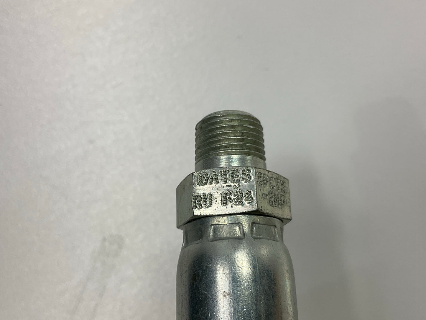 G51100-0302 - Thermoplastic 30° Male Pipe Hose Fitting 3/16'' ID 1/8''-27 Thread