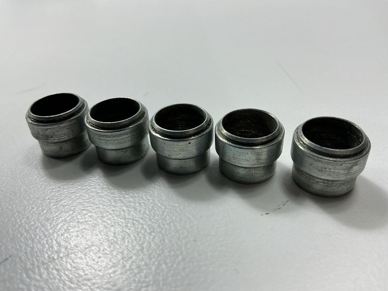 (5) Gates G60051-0006 Female Flareless Sleeve Fitting Adapter 3/8'' OD