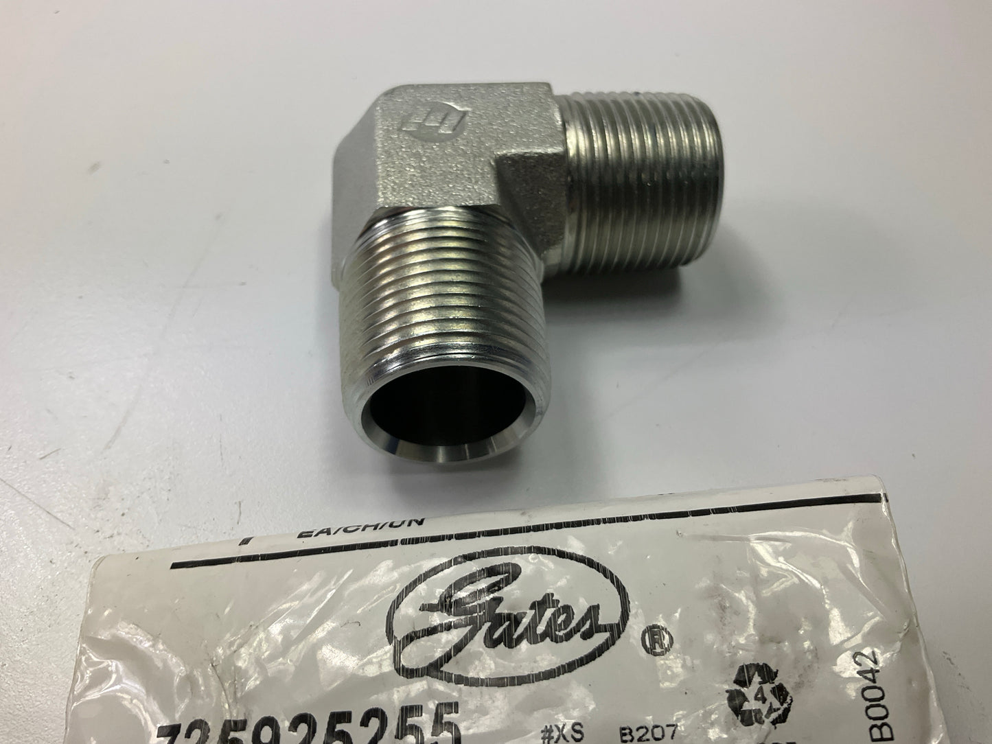 Gates G60115-1616 90° Male Pipe NPTF To Male Pipe NPTF Adapter - 16MP-16MP90