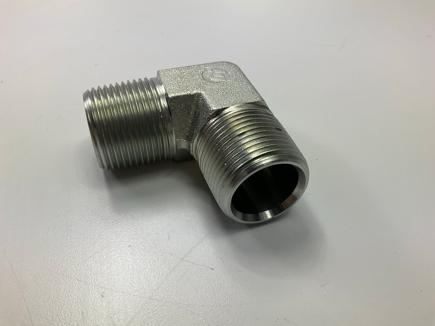 Gates G60115-1616 90° Male Pipe NPTF To Male Pipe NPTF Adapter - 16MP-16MP90