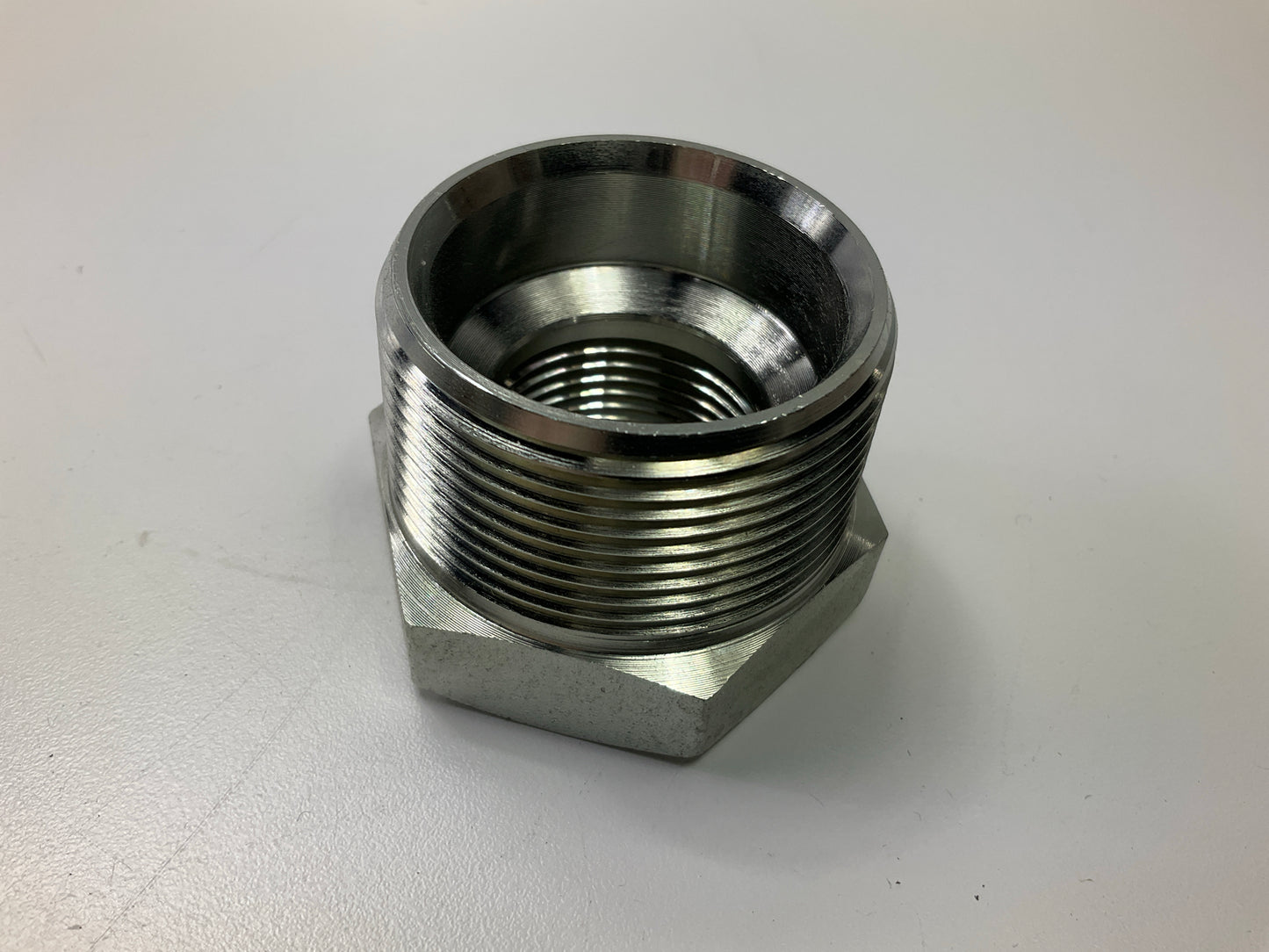 Gates G60130-2416 Male 1-1/2'' NPTF To Female 1''-11 NPTF Reducer Bushing