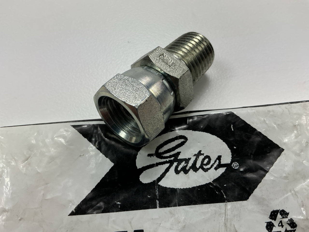 Gates G60140-0404 Male Pipe NPTF To Female Pipe Swivel NPSM Adapter - 4MP-4FPX