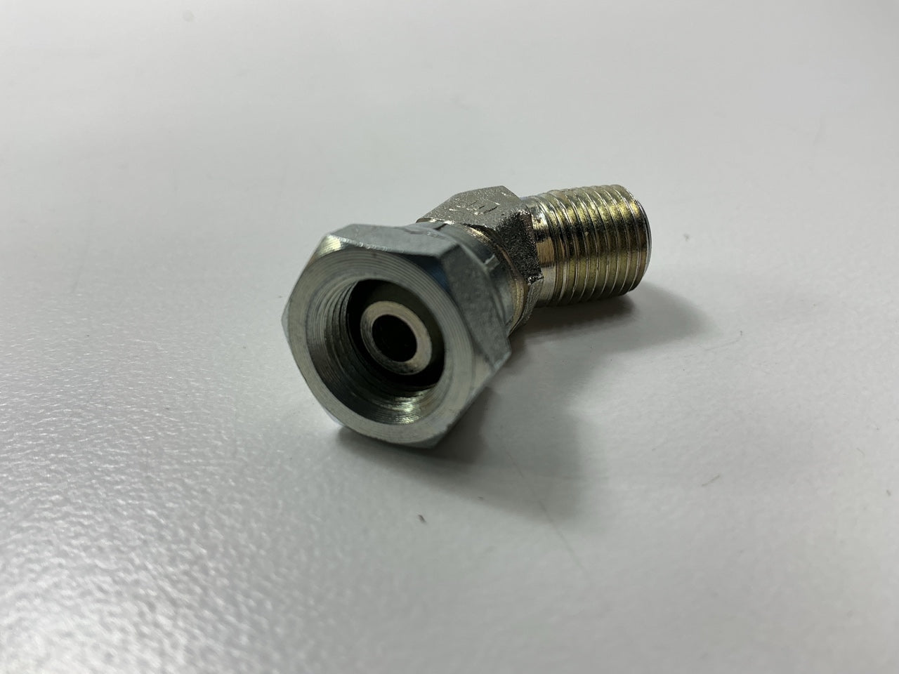 Gates G60142-0202 Male Pipe 1/8''-27 NPTF To Female Pipe 1/8''-27 Swivel NPSM 45°