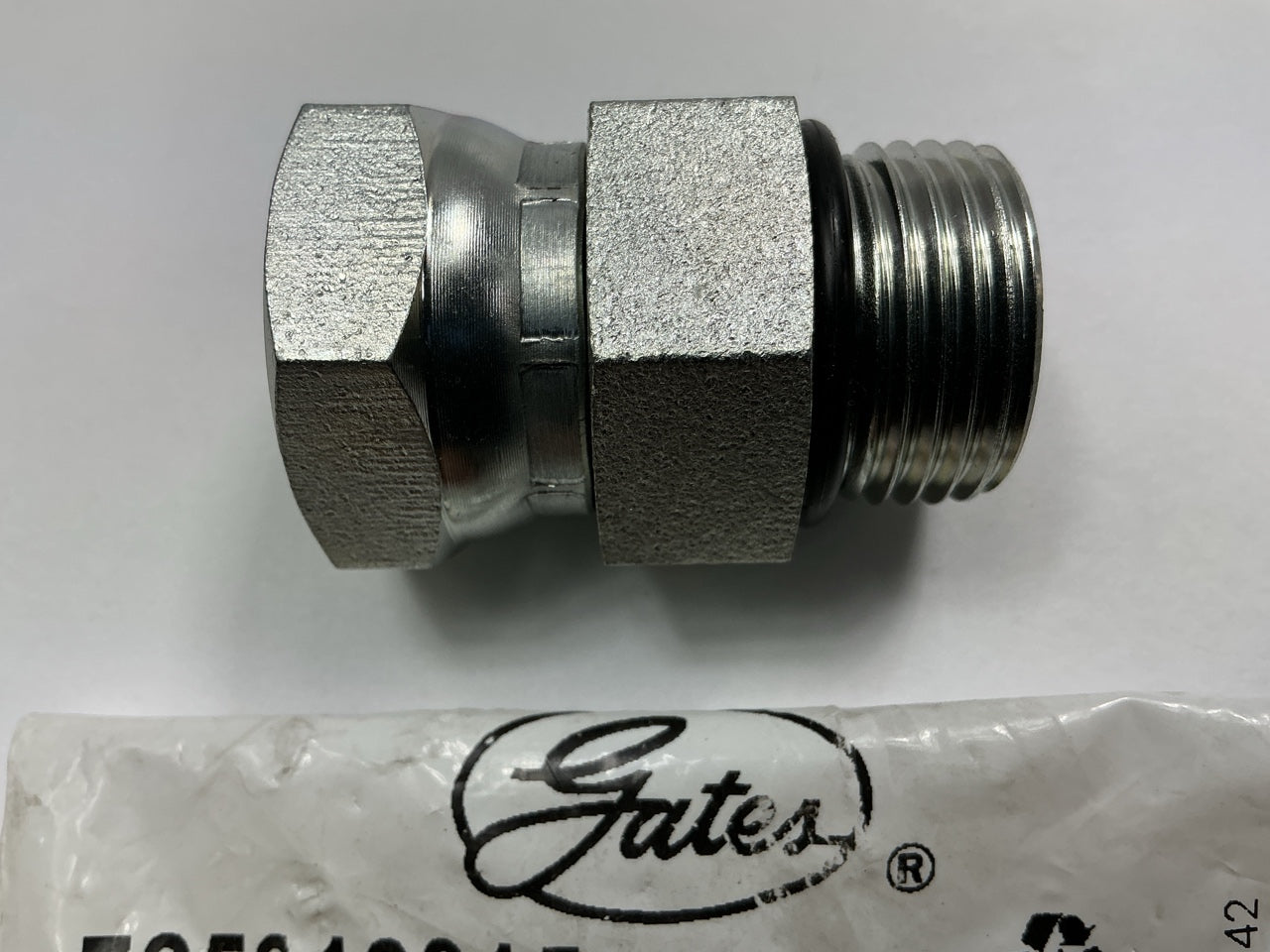Male O-Ring Boss To Female Pipe Swivel NPSM 1-1/16-12 Thread ID 3/4-14 Thread OD