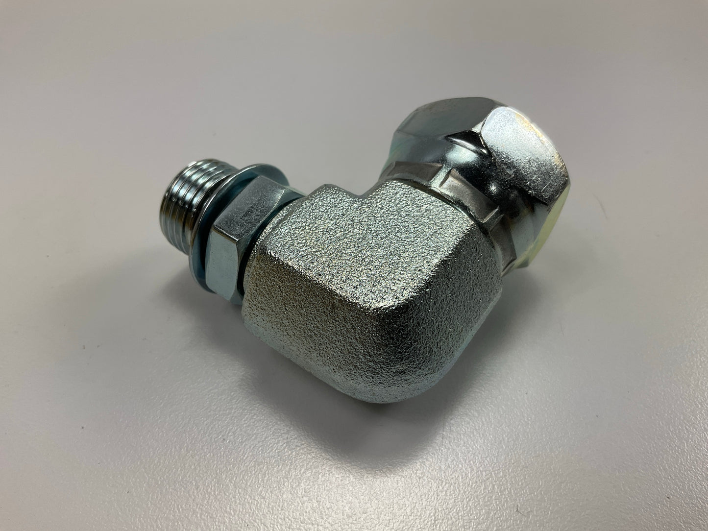 Gates G60289-0812 90° Male O-Ring Boss To Female Pipe Swivel NPSM - 8MB-12FPX90