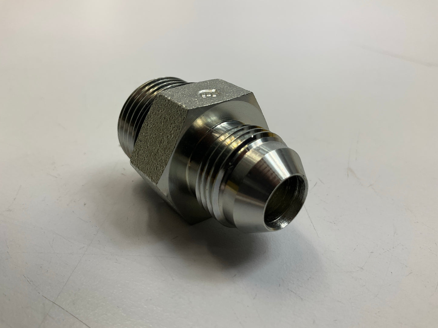 Male O-Ring Boss To Male JIC 37° Flare, 7/8-14'' ID Thread, 3/4-16 OD Thread