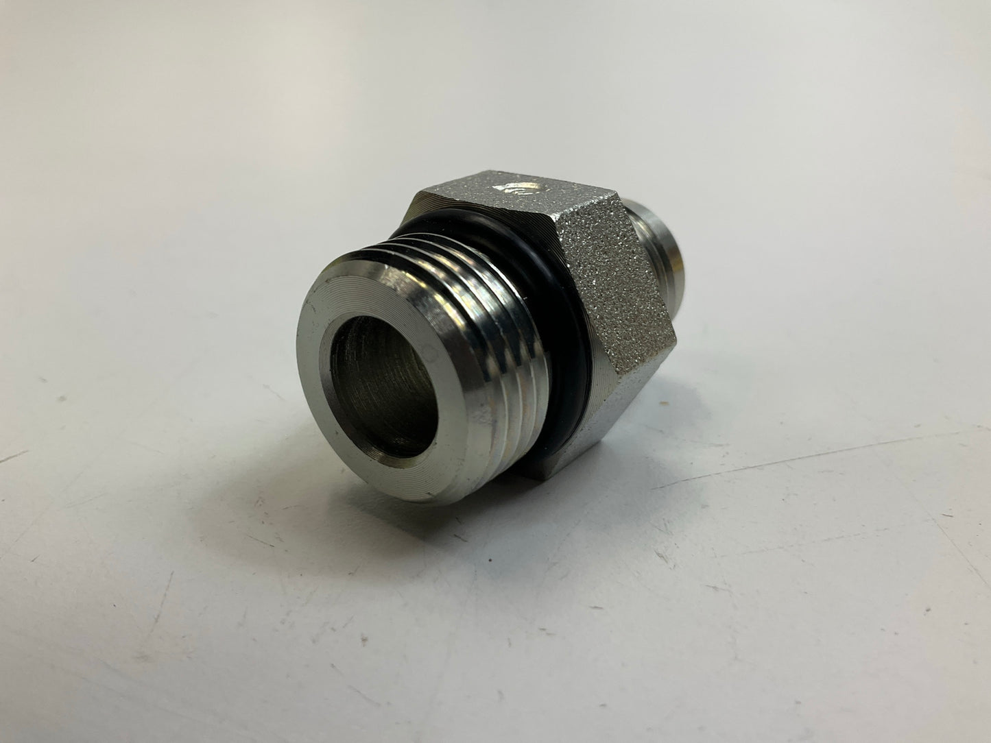 Male O-Ring Boss To Male JIC 37° Flare, 7/8-14'' ID Thread, 3/4-16 OD Thread