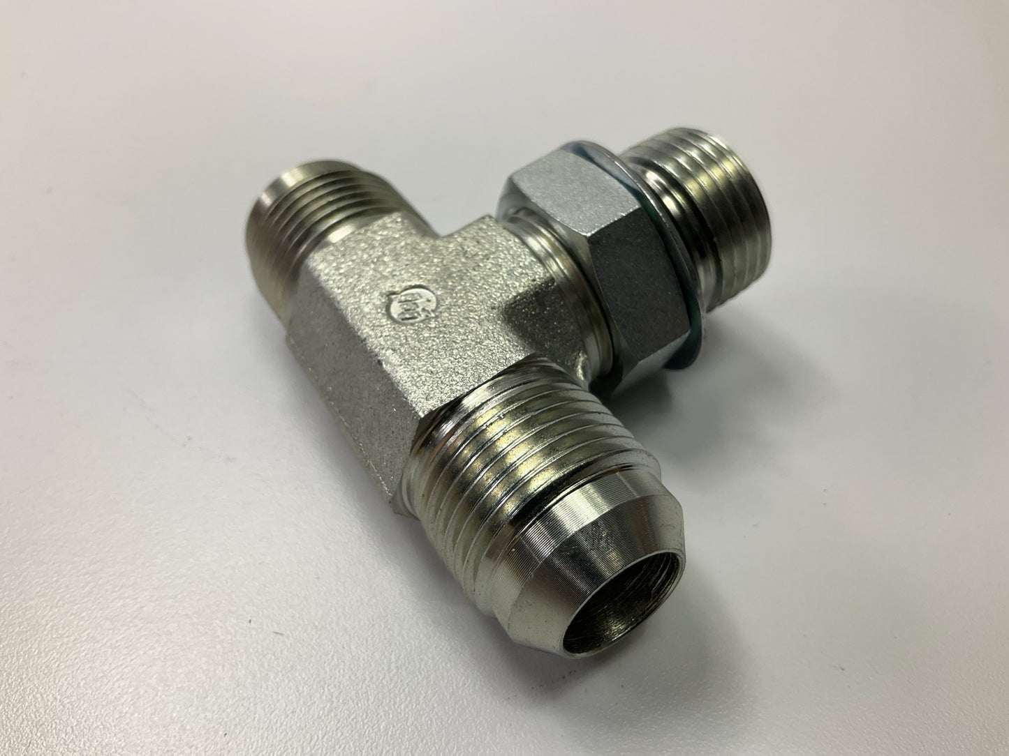 Gates G60350-1212 Male JIC 37° Flare Run Male O-Ring Boss Tee - 12MJ-12MJ-12MB