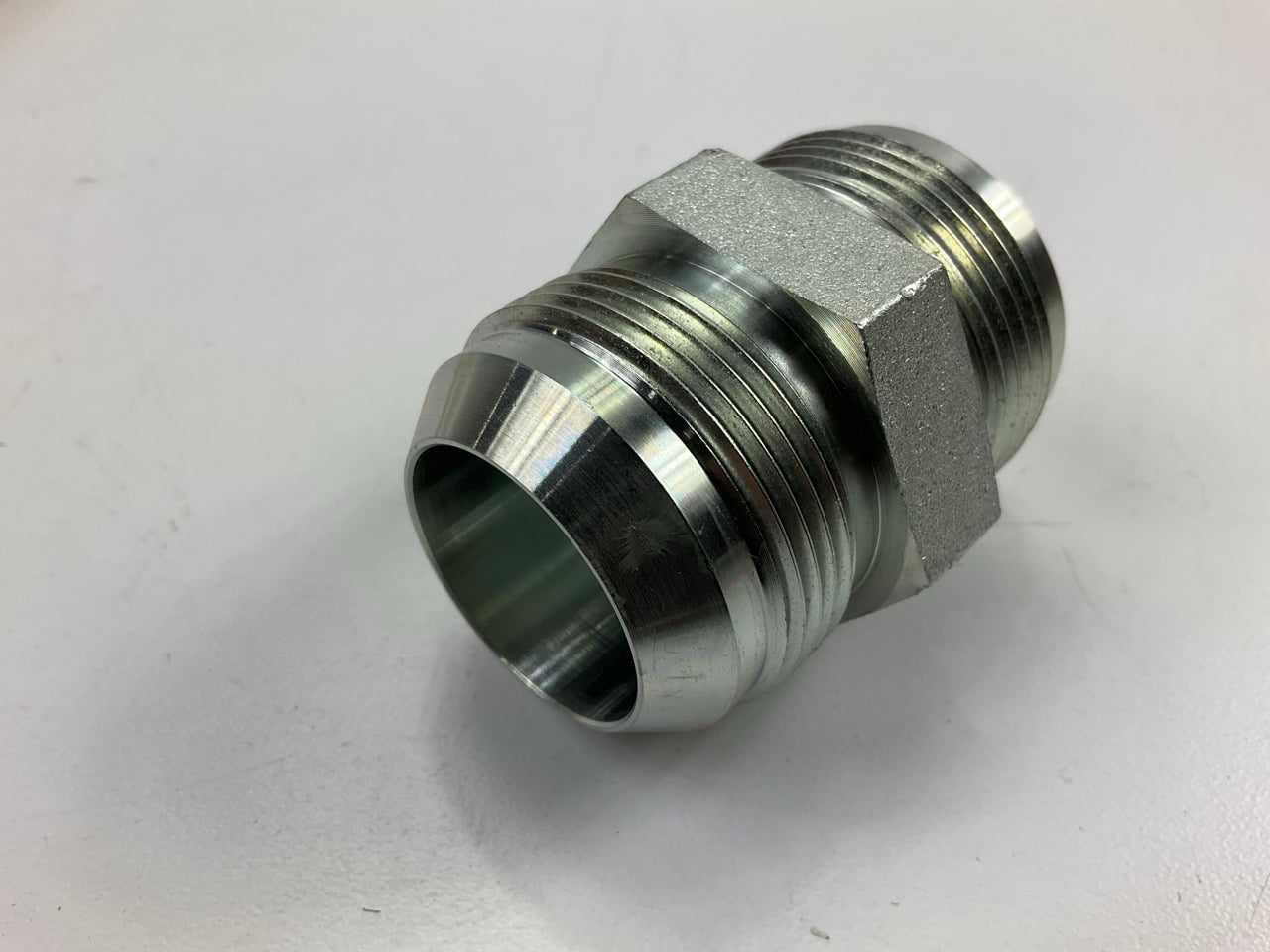 Gates G60410-2020 Male JIC 37° Flare To Male JIC 37° Flare Fitting, 20MJ-20MJ