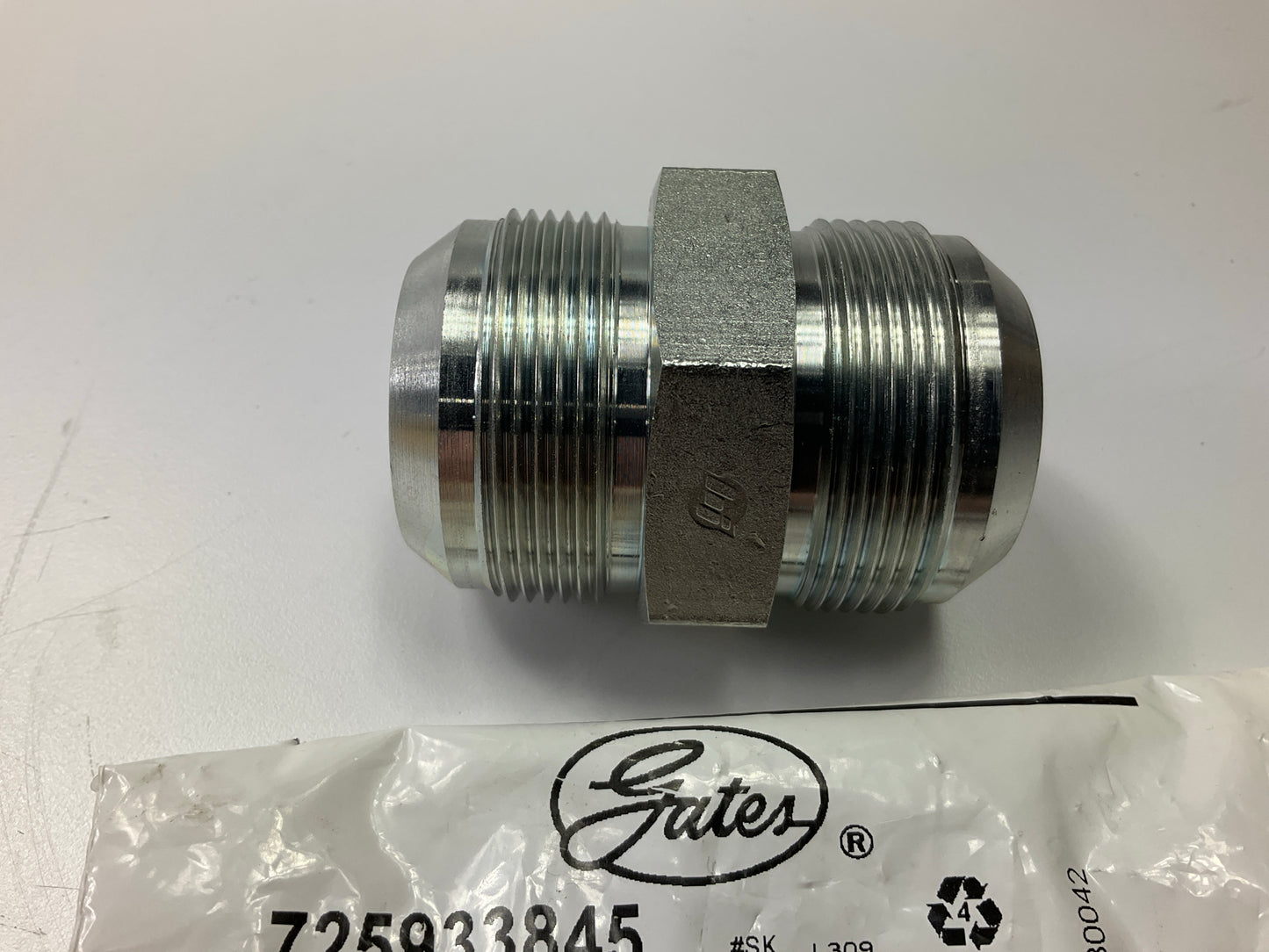 Gates G60410-2424 Male JIC 37° Flare To Male JIC 37° Flare Fitting, 24MJ-24MJ