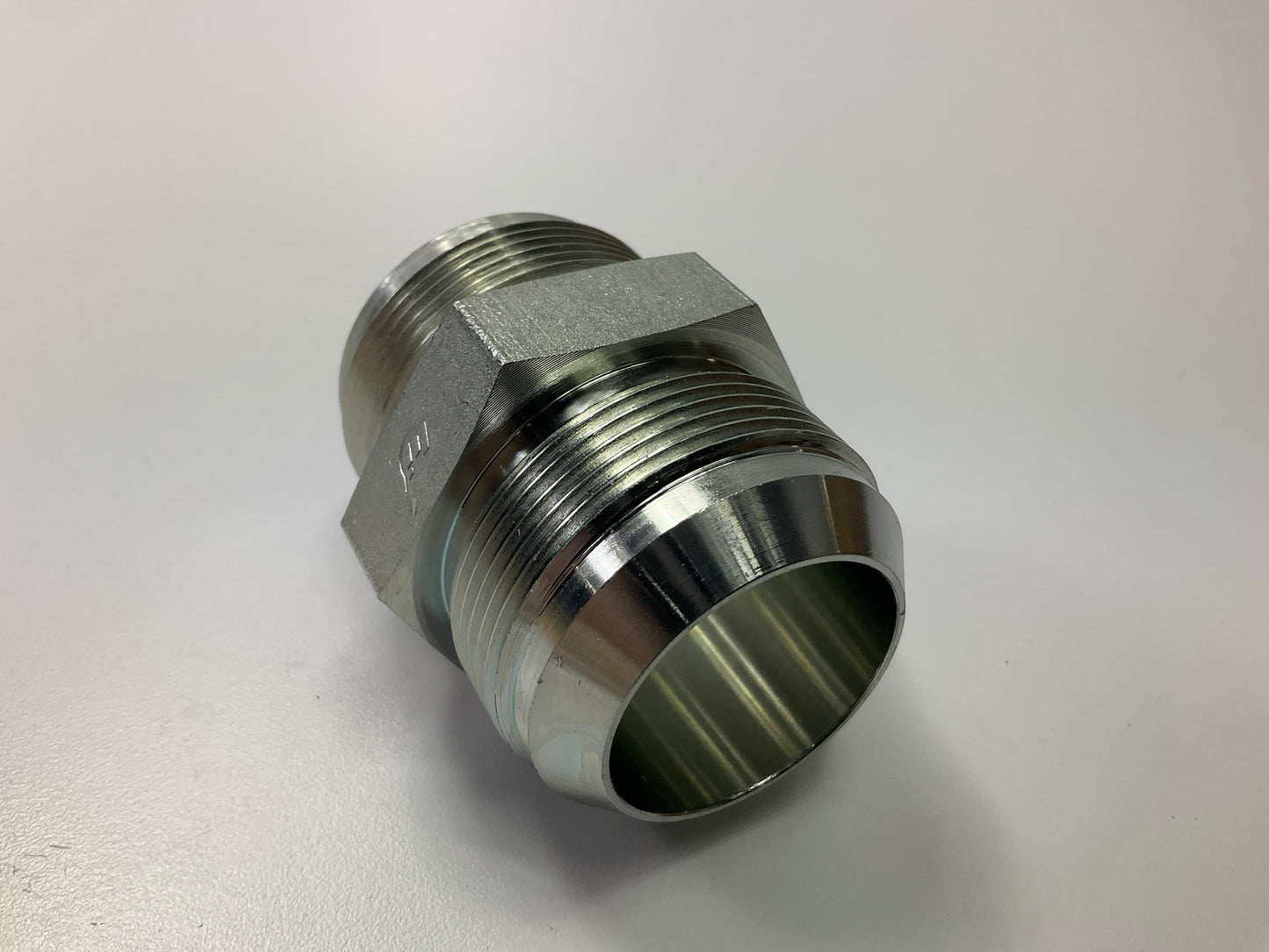 Gates G60410-2424 Male JIC 37° Flare To Male JIC 37° Flare Fitting, 24MJ-24MJ