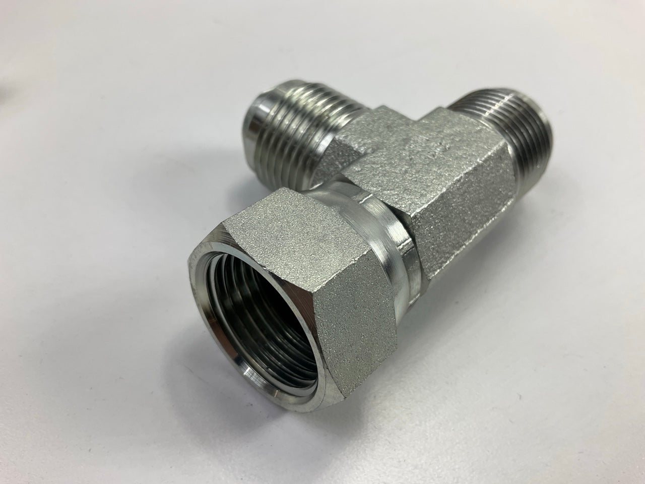 Gates G60473-1212 Male JIC 37° Flare To Female JIC 37° Flare Swivel To Male Tee
