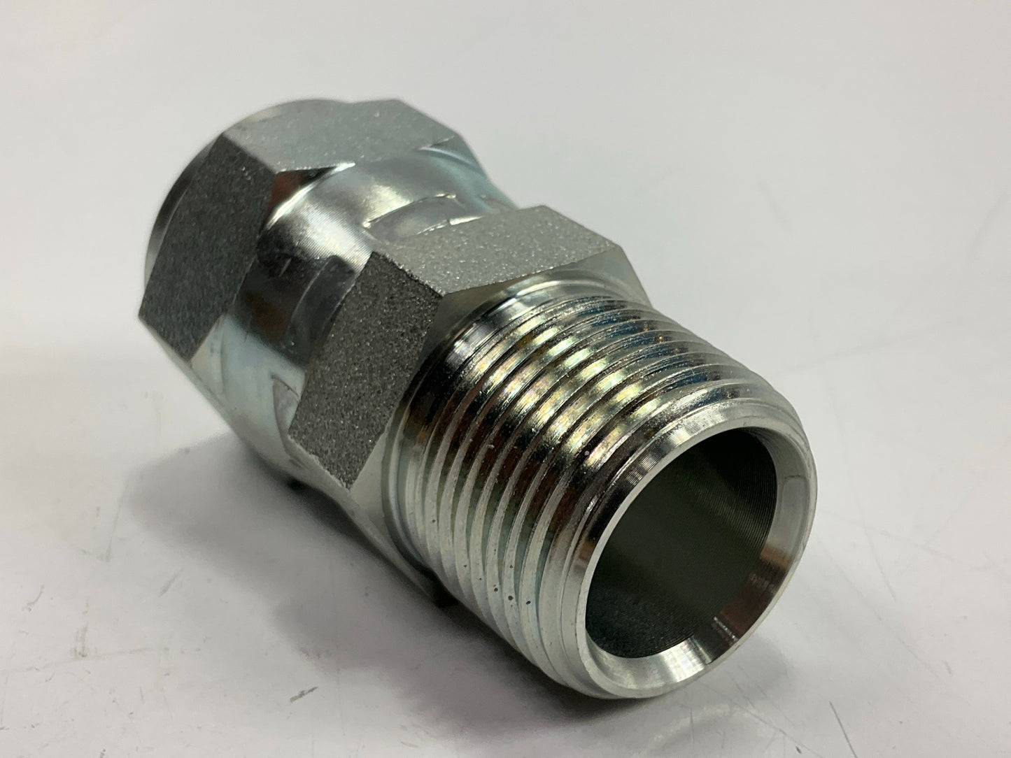 Gates G60520-1212 Female JIC 37° Flare Swivel To Male Pipe NPTF 1-1/16-12 Thread