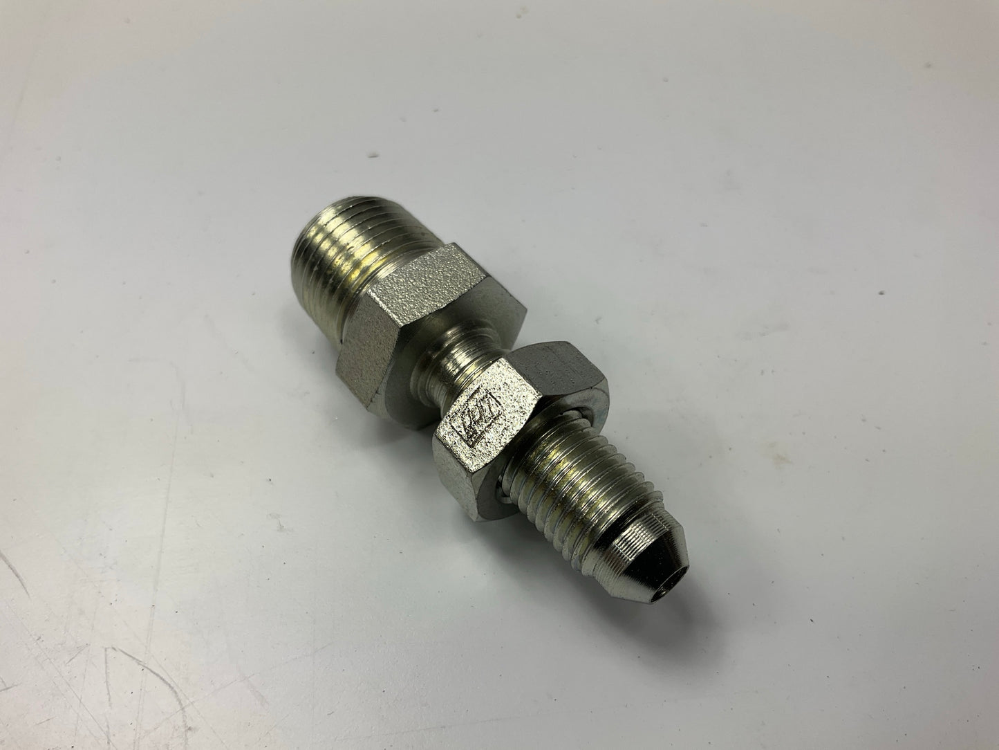 Gates G60541-0604 Male JIC 37° Flare Bulkhead To Male Pipe NPTF - 6MJBKHD-4MP