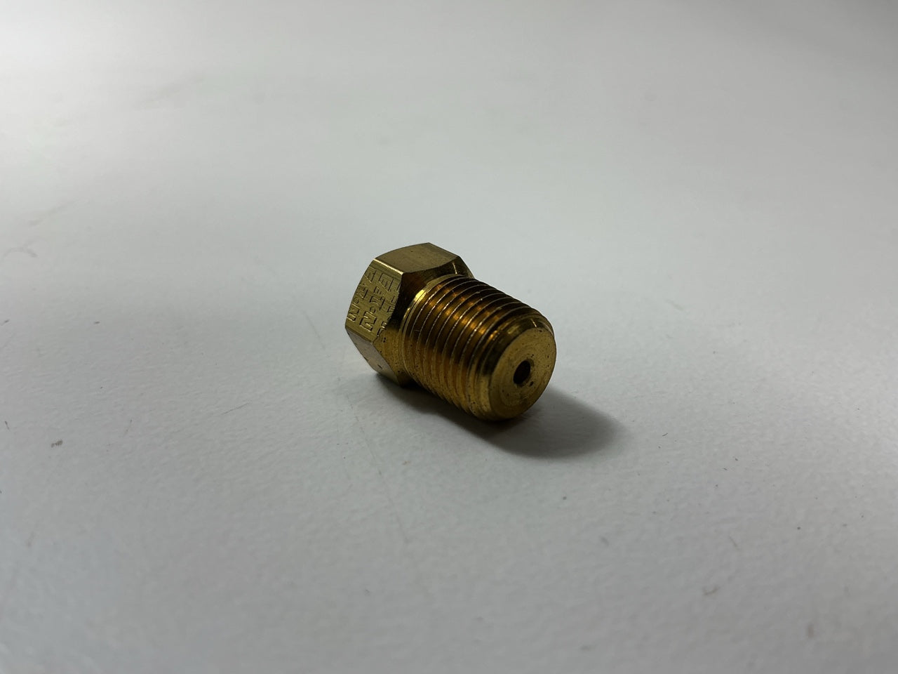 Gates G60594-0202 Threaded Sleeve To Male Pipe 1/8'' OD, 5/16-24'' Thread