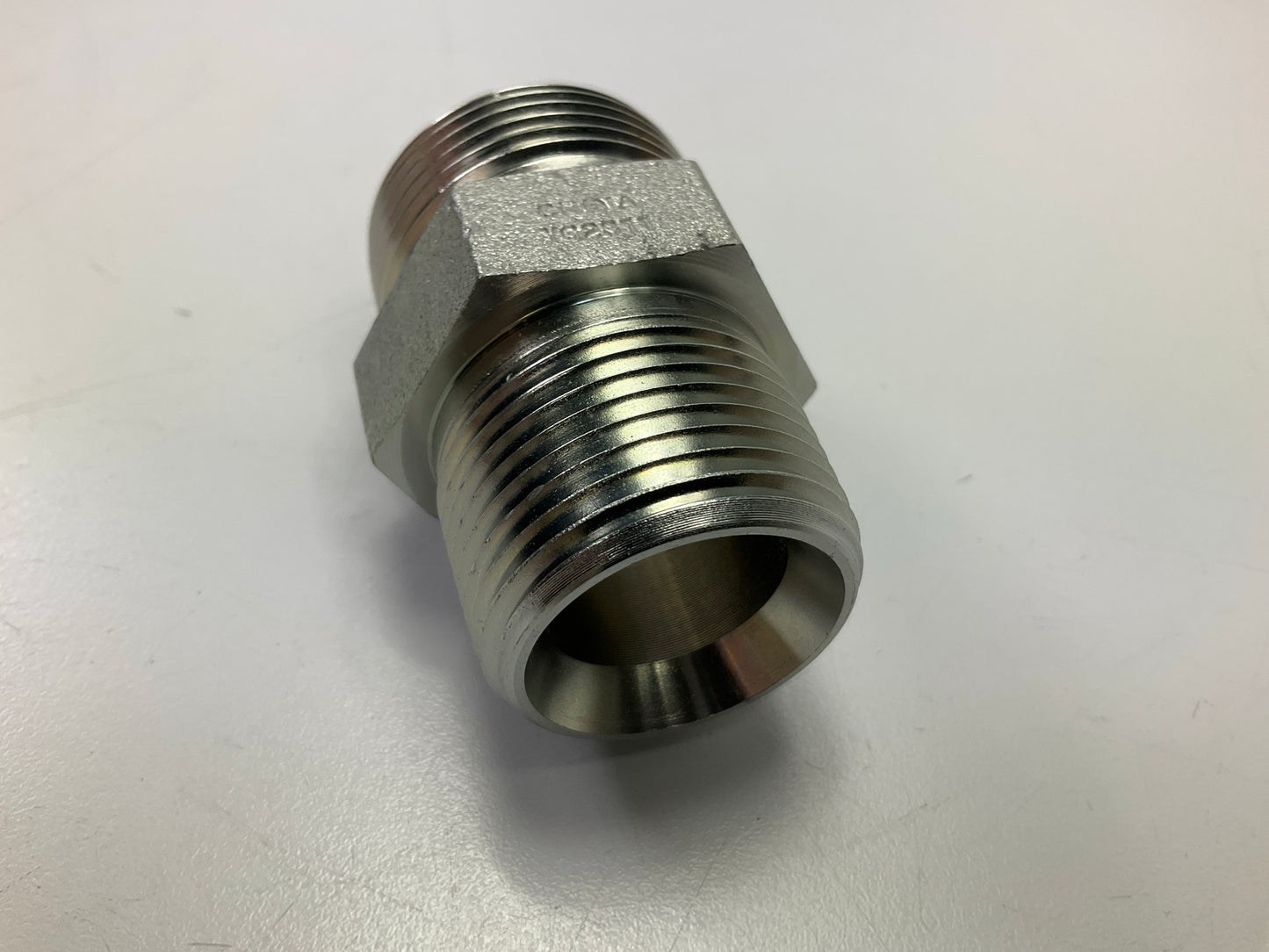 Gates G60770-1616 Male Flat-Face O-Ring To Male Pipe NPTF Adapter - 16MFFOR-16MP