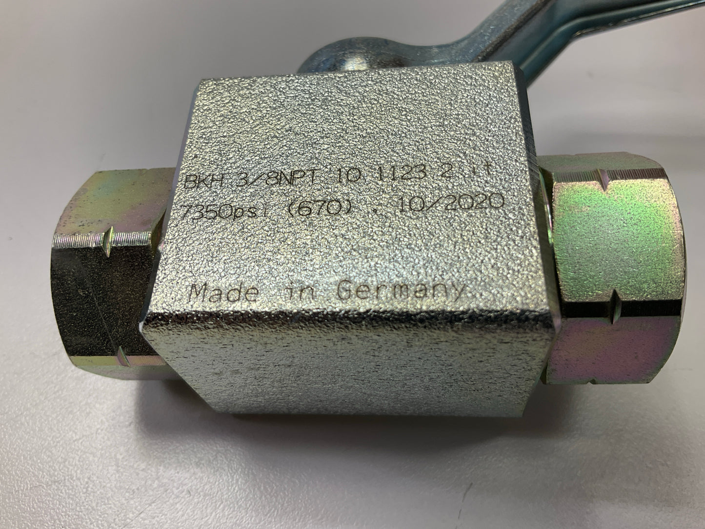 Gates G96110-0606 Female Pipe NPTF Two Way Block Style - 6FP-6FPBV