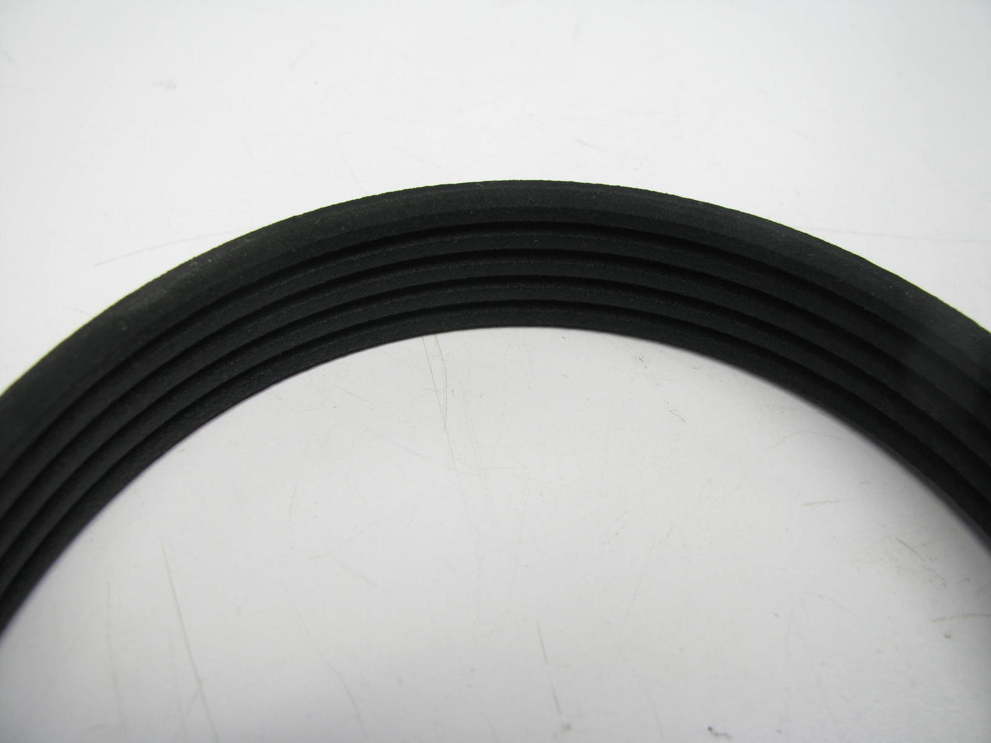 Gates K050474 Serpentine Belt - 0.69'' X 48.00'' - 5 Ribs
