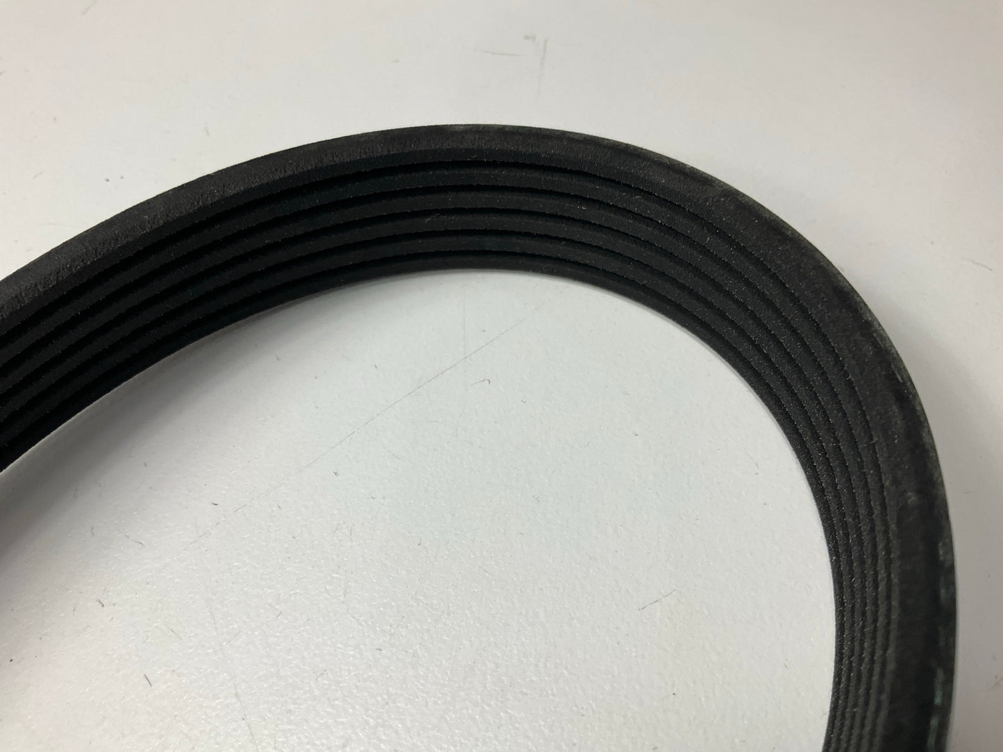 Gates K060400 Serpentine Belt - 0.84'' X 40.50'' - 6 Ribs