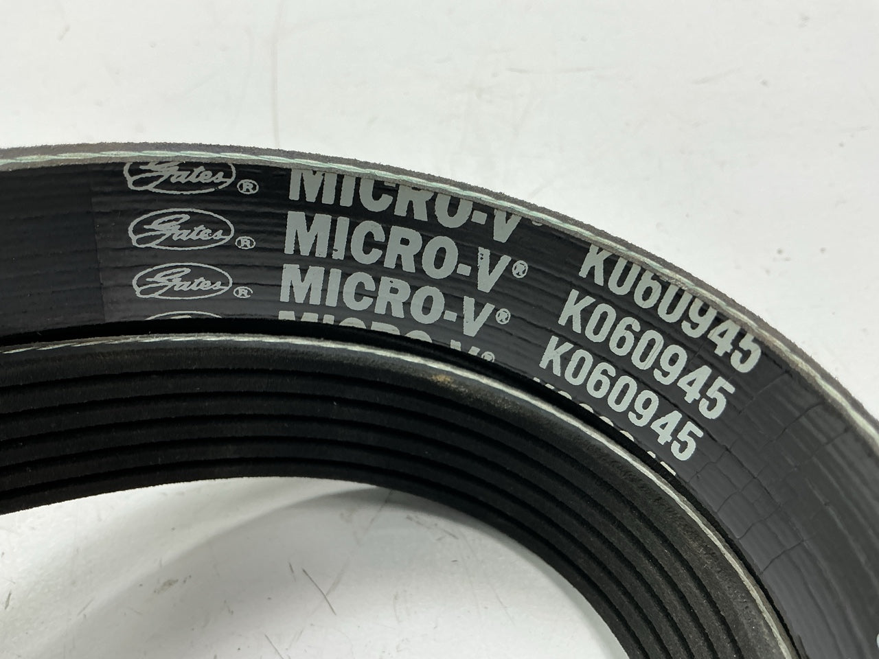 Gates K060945 Serpentine Belt