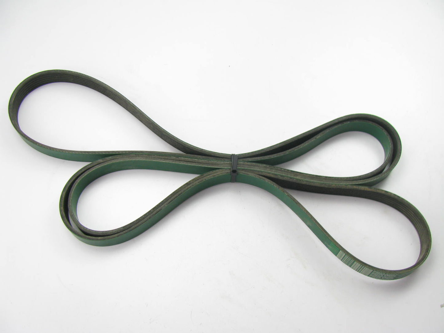 Gates K061140HD Serpentine Belt - 0.84'' X 113.99'' - 6 Ribs