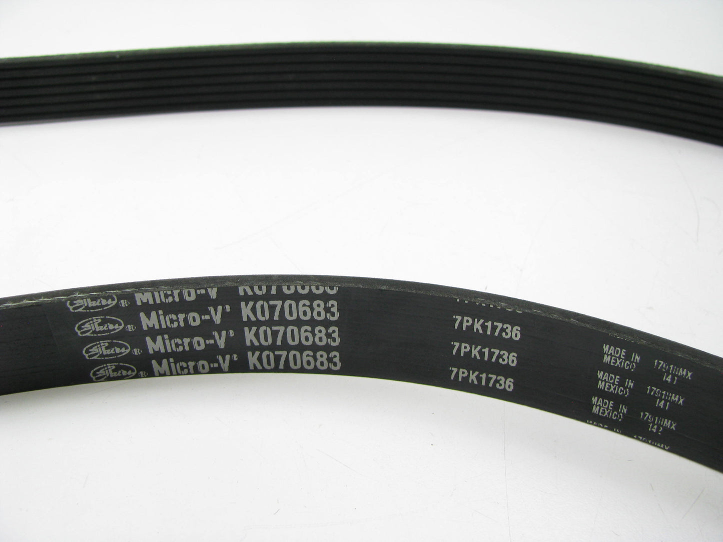 Gates K070683 Serpentine Belt - 0.98'' X 68.90'' - 7 Ribs