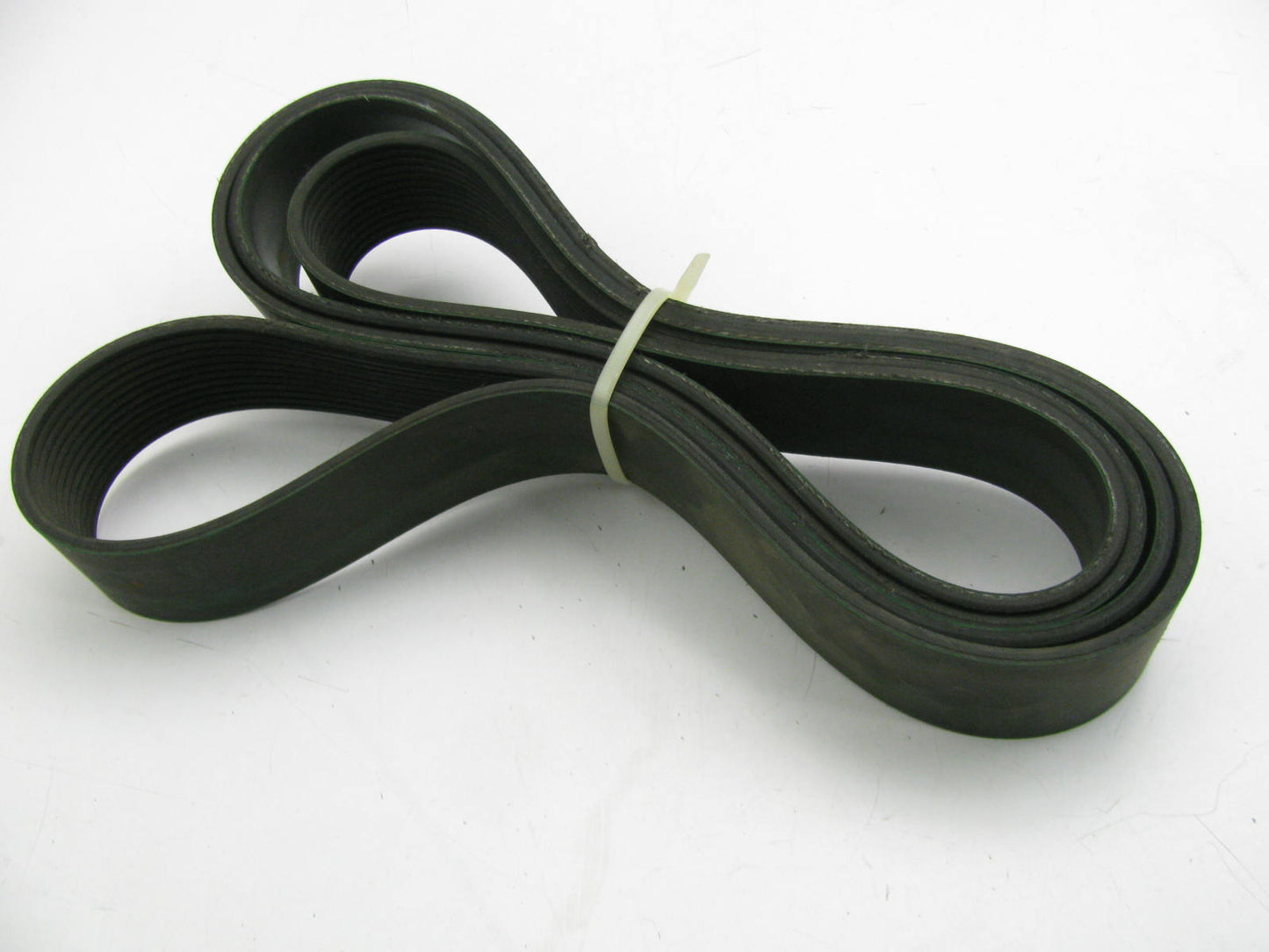 Gates K121039HD Serpentine Belt For 2005-2007 Peterbilt 379 14.6L-L6