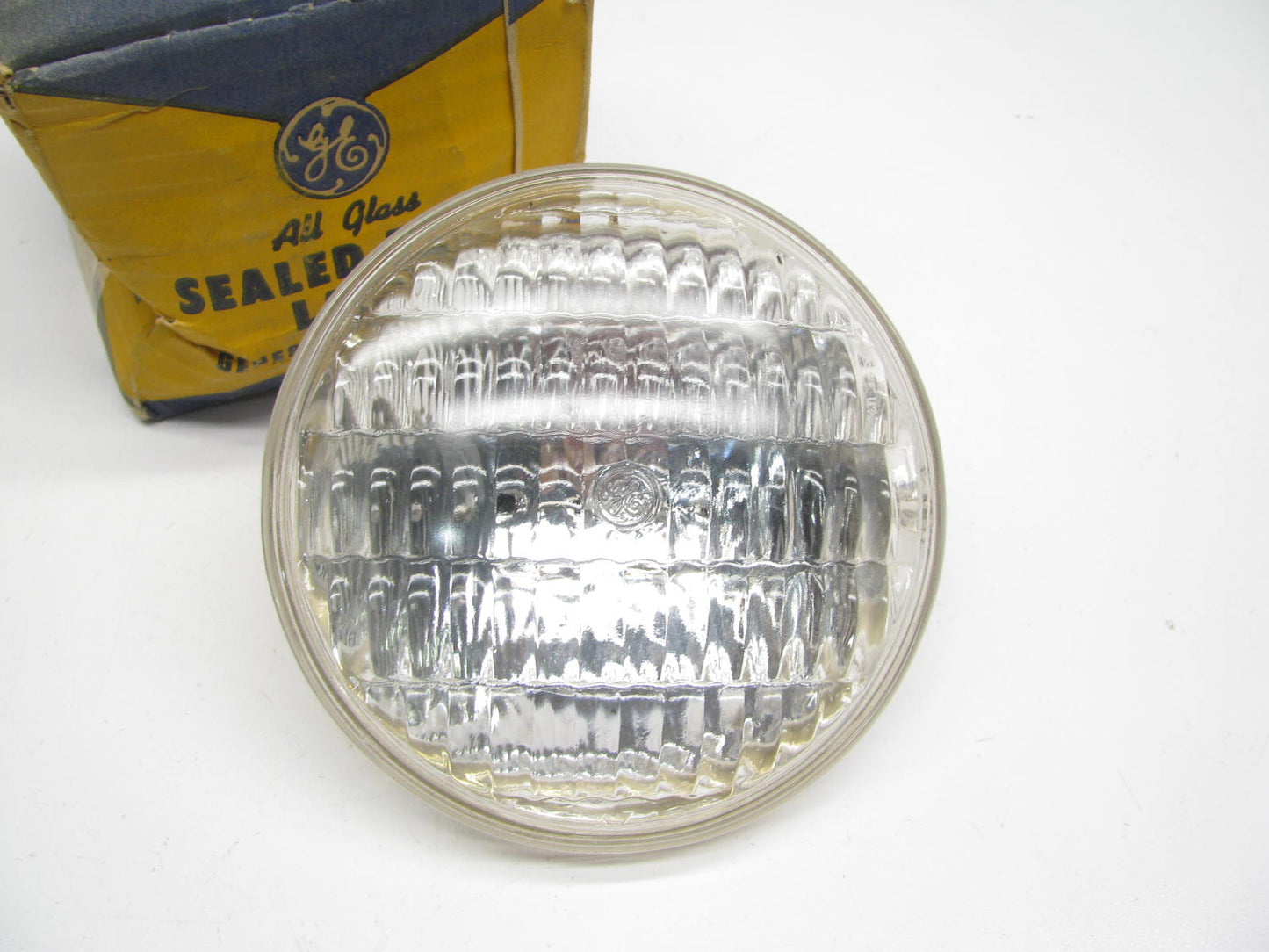 GE 4512 4.7-Volt Bicycle Headlamp Lamp Light Bulb 0.5A 4.7V PAR36