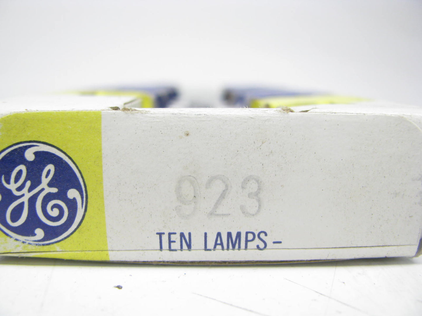 (10) GE 923 Miniature Lamp Bulbs 12W Wedge Base 12 Volt T5 12V